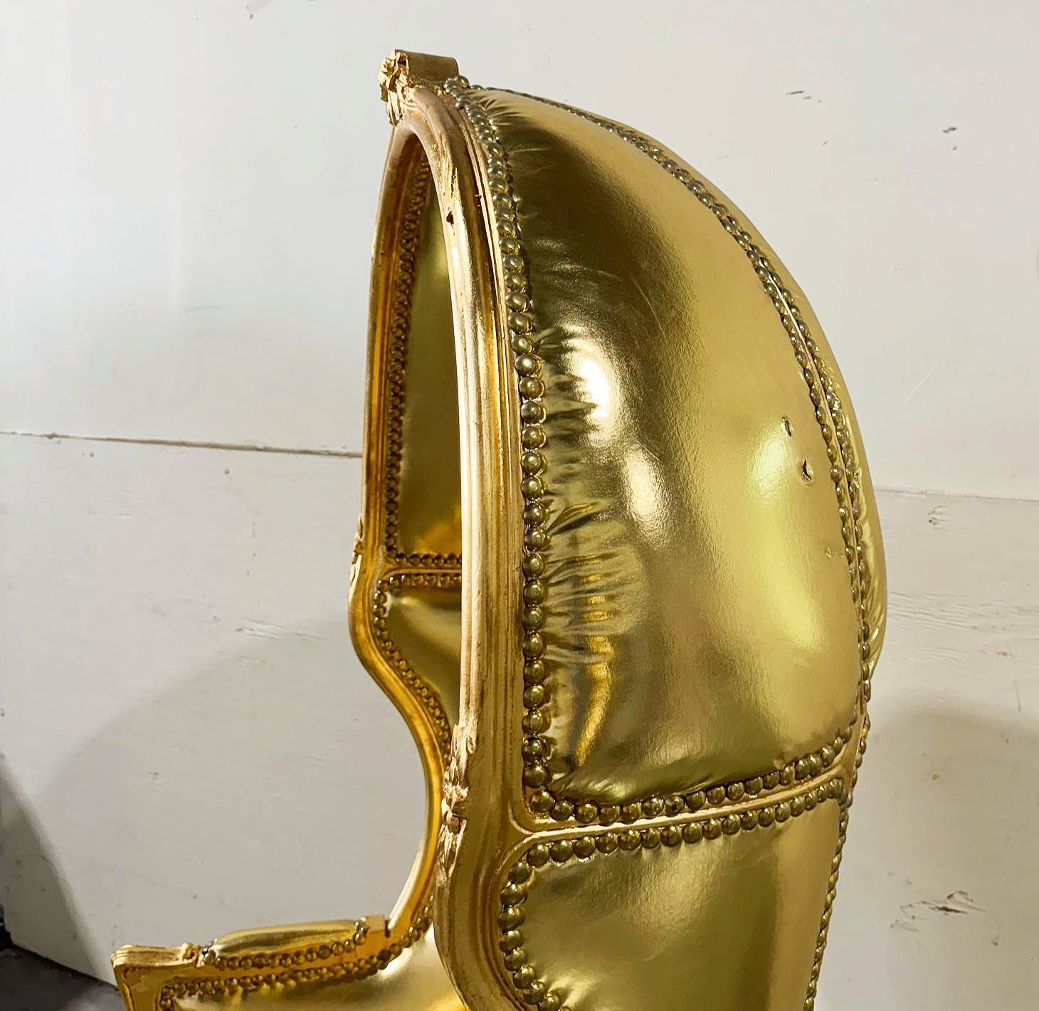 Balloon Chair French Style Golden High-Back Canopy Lacquer Chair