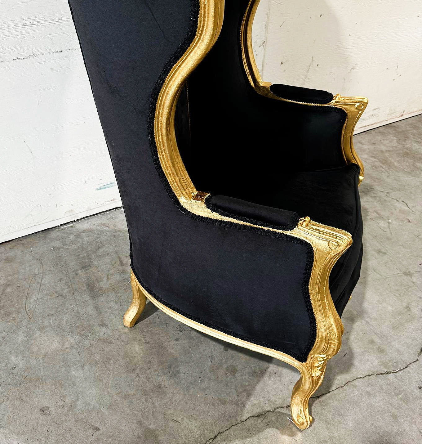 Balloon Chair French Style Black Velvet High-Back Canopy Lacquer Chair Gold