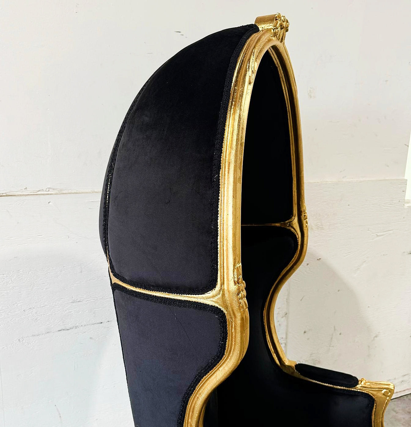 Balloon Chair French Style Black Velvet High-Back Canopy Lacquer Chair Gold