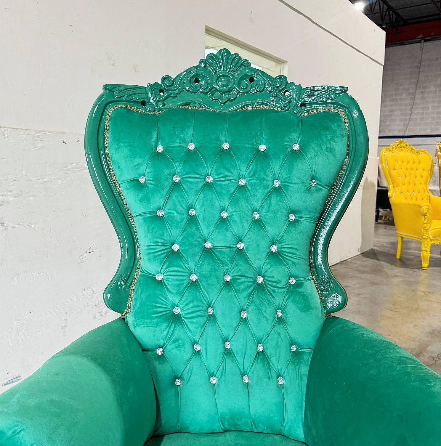 French Style Green Velvet Throne Chair Midsize Tufted Chair