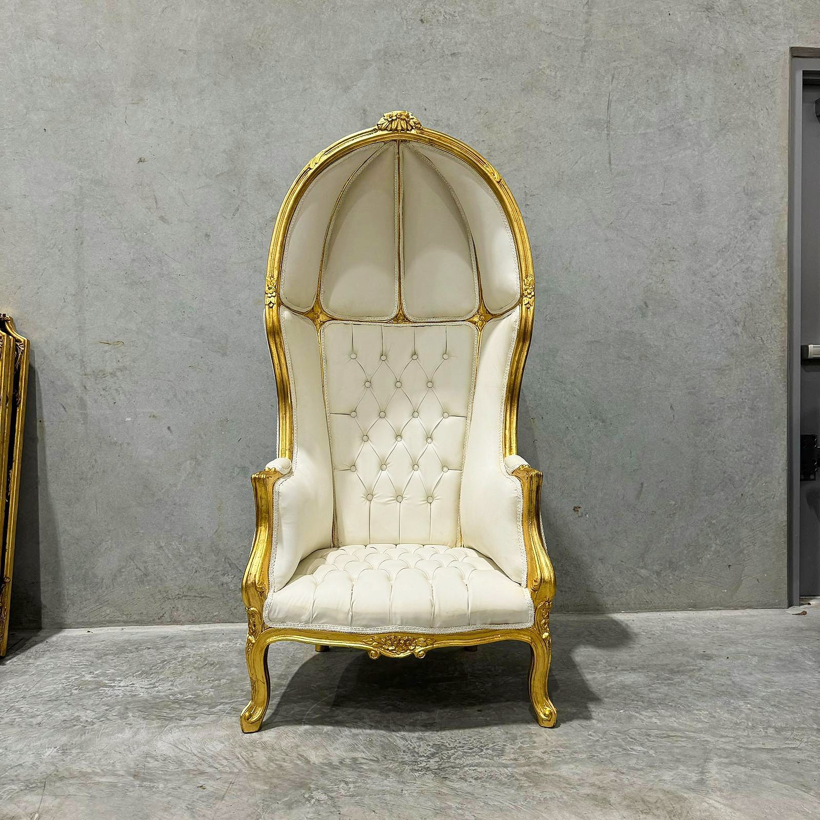 Balloon Chair French Style Off-White Velvet High-Back Canopy Lacquer Chair