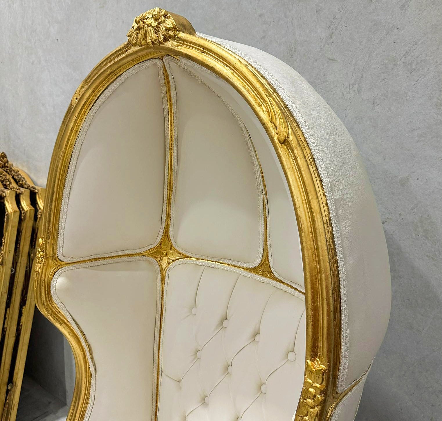 Balloon Chair French Style Off-White Velvet High-Back Canopy Lacquer Chair