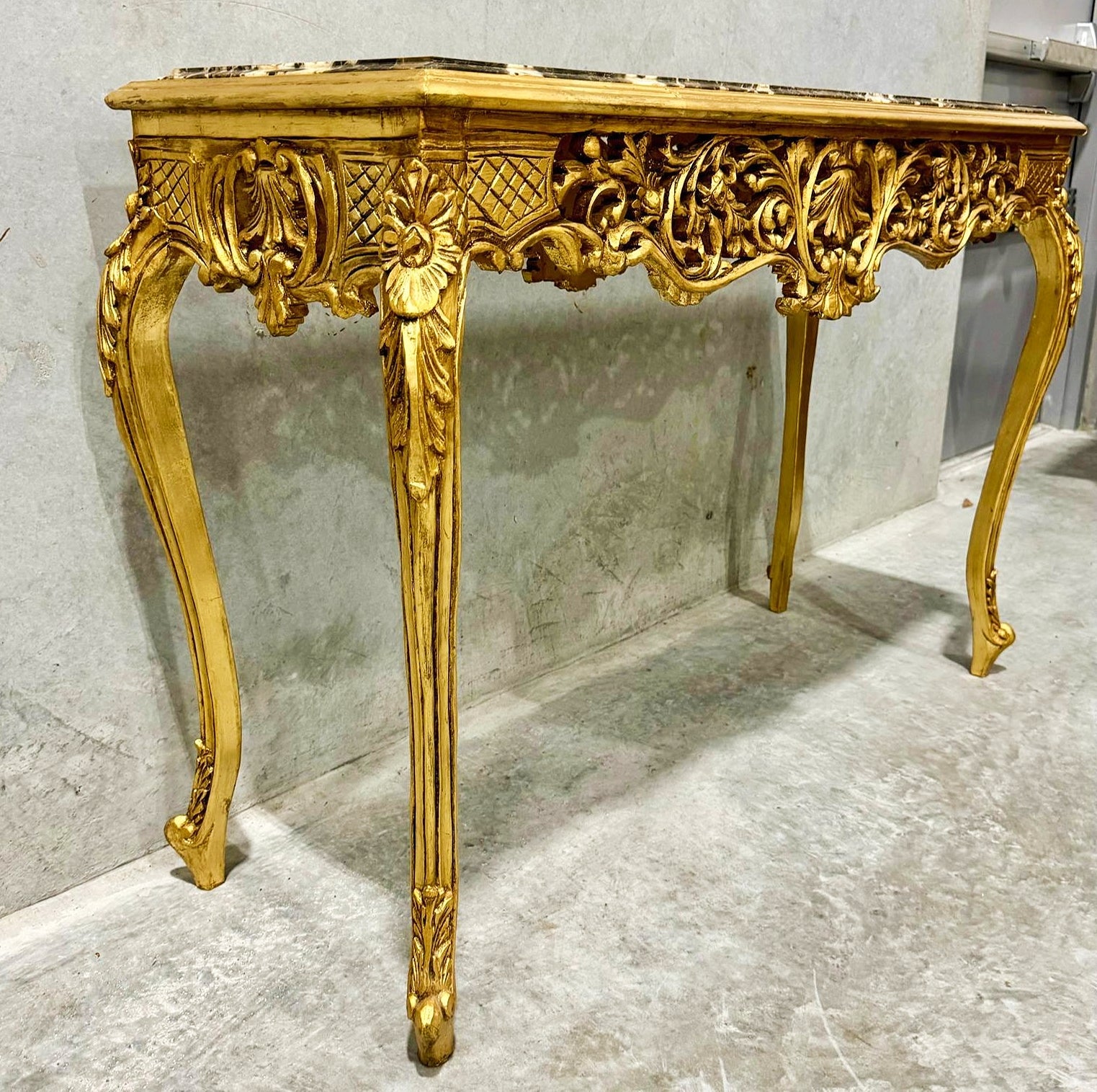 Luxury Baroque Console Table – Gold Leaf Finish with Carvings & Marble Top