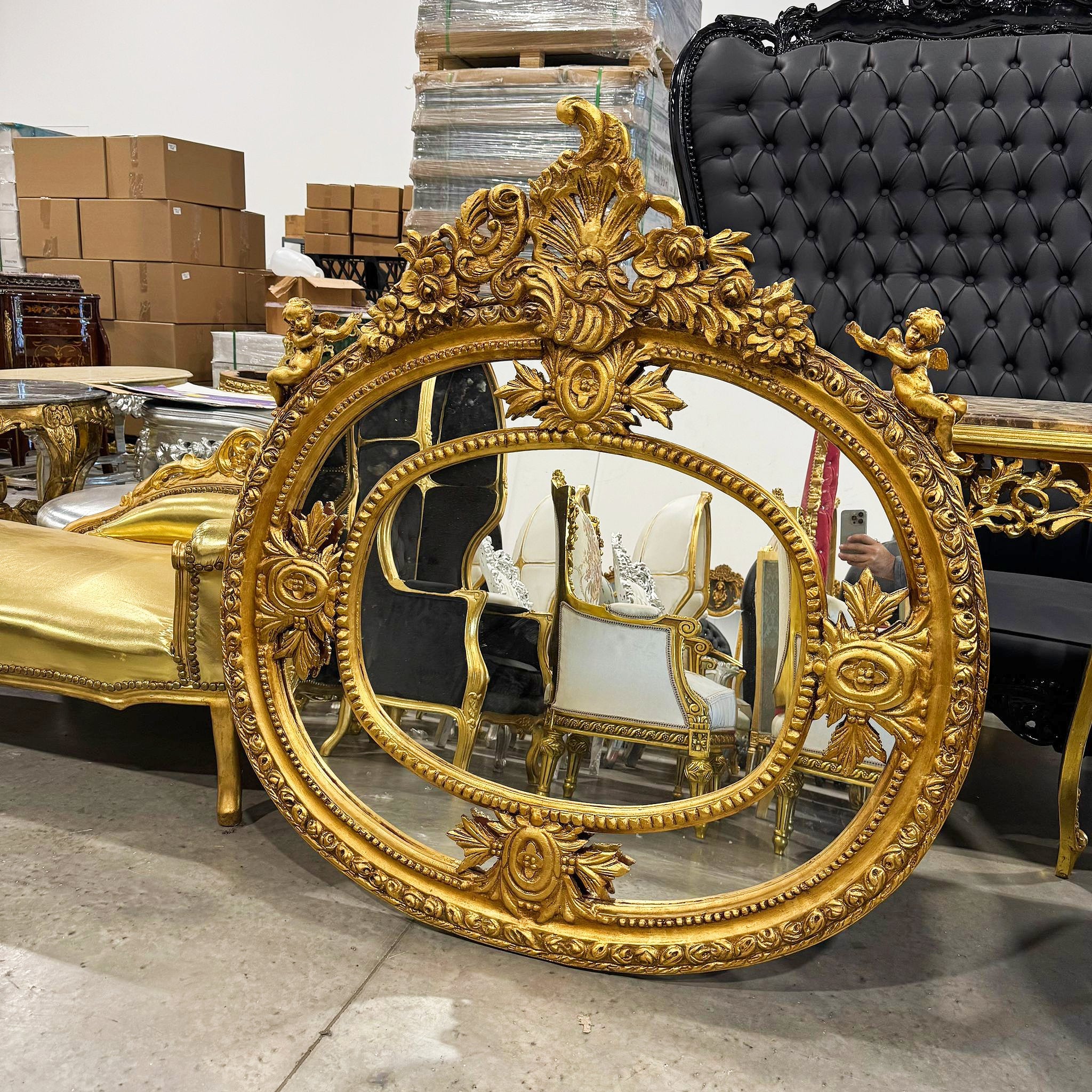 Golden Oval Mirror Wall Mirror French-Italian Style in Gold Leaf