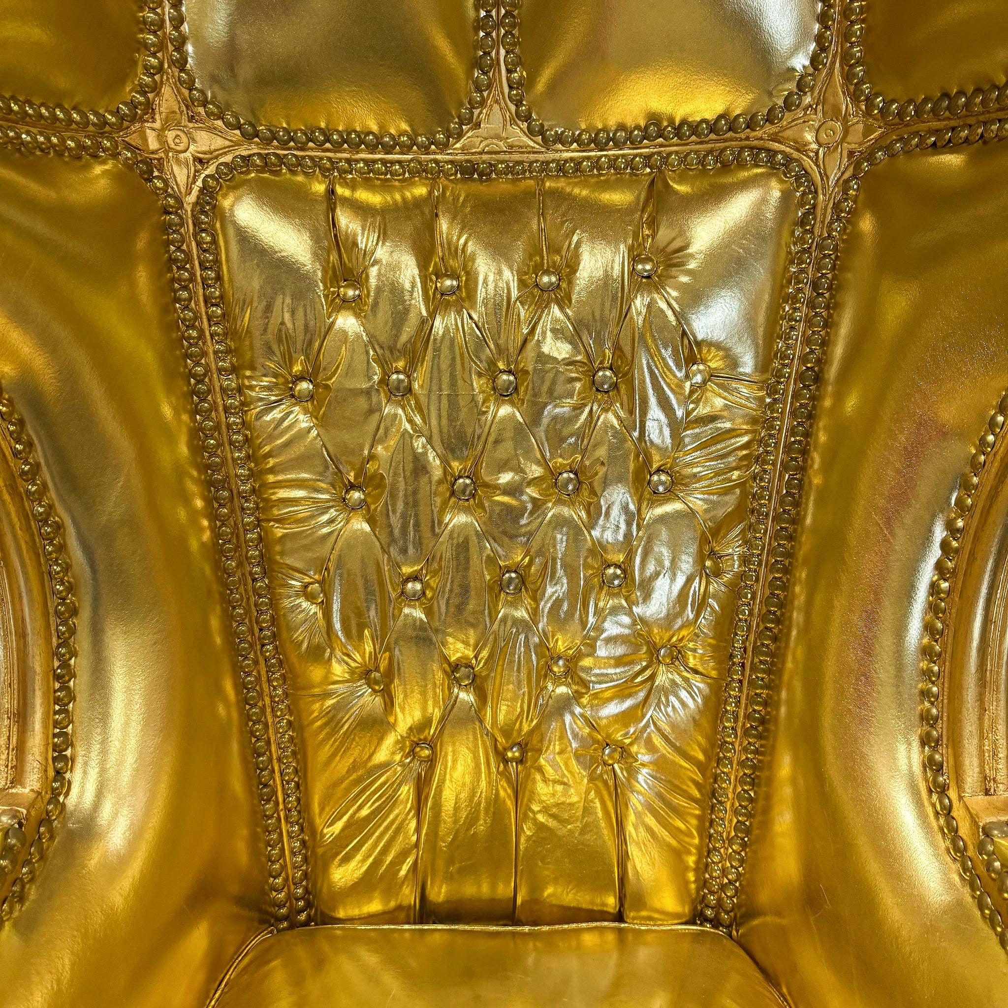 Balloon Chair French Style Golden High-Back Canopy Lacquer Chair