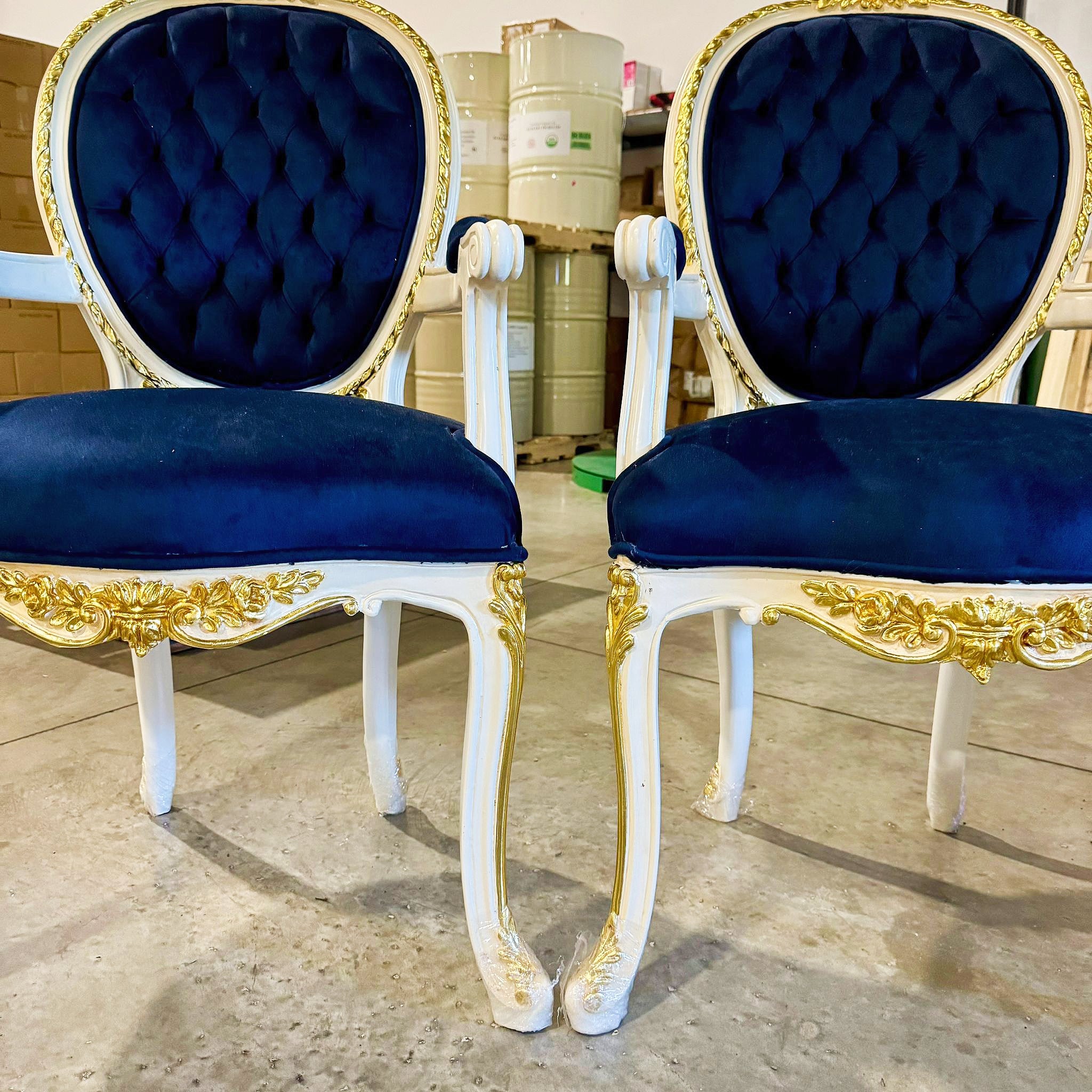 French Rococo Style Tufted Blue Velvet Chair – Gold Baroque Details