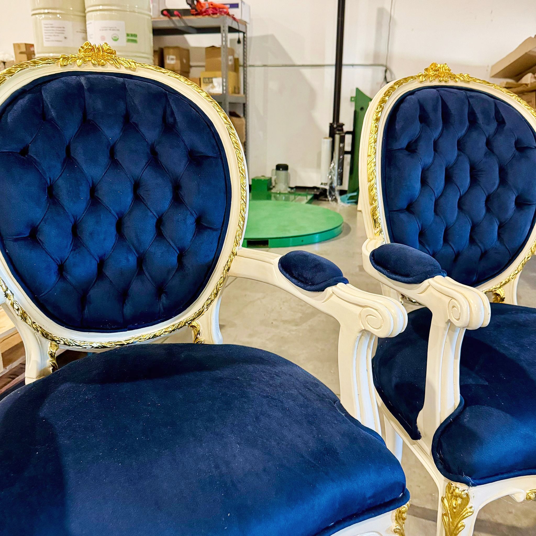 French Rococo Style Tufted Blue Velvet Chair – Gold Baroque Details