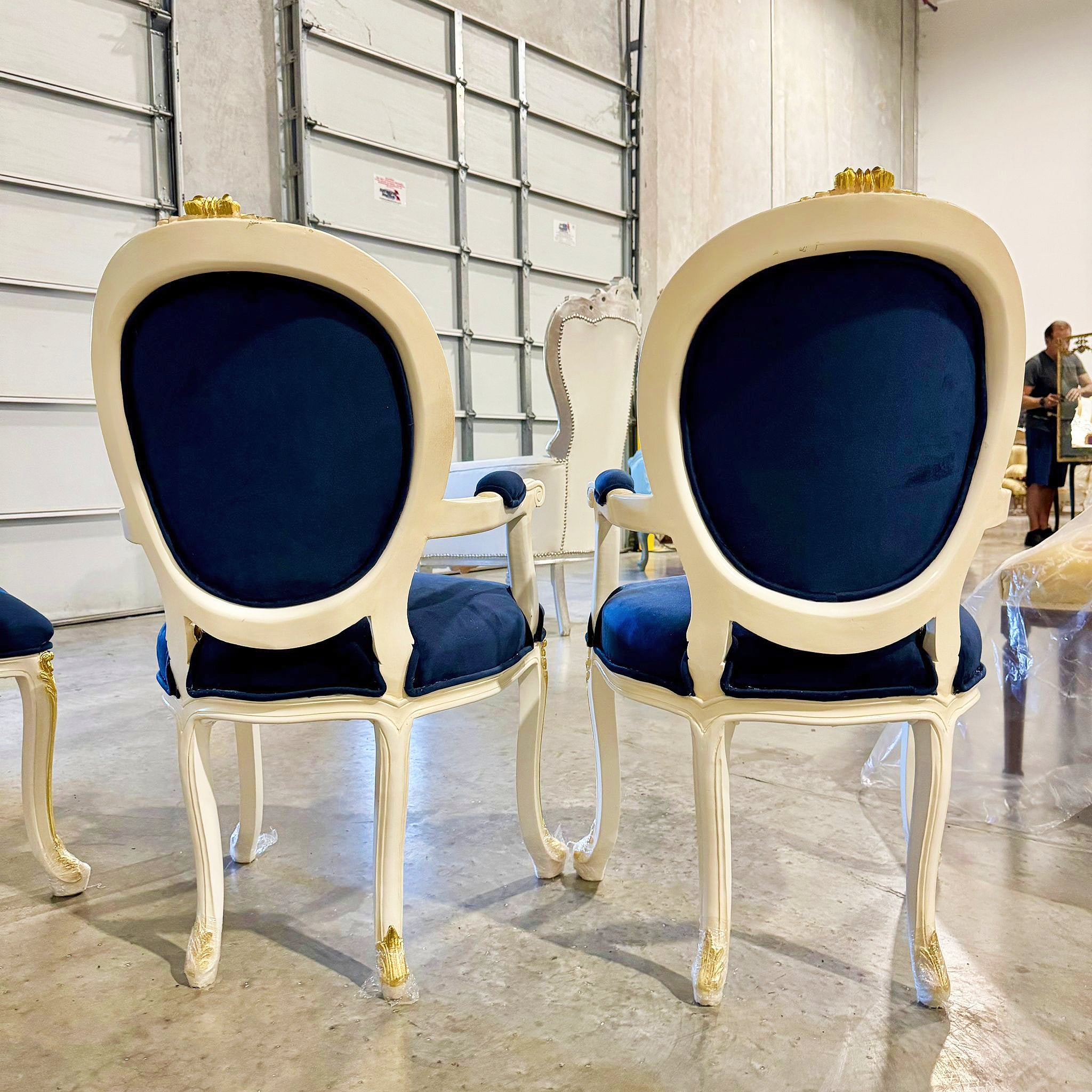 French Rococo Style Tufted Blue Velvet Chair – Gold Baroque Details