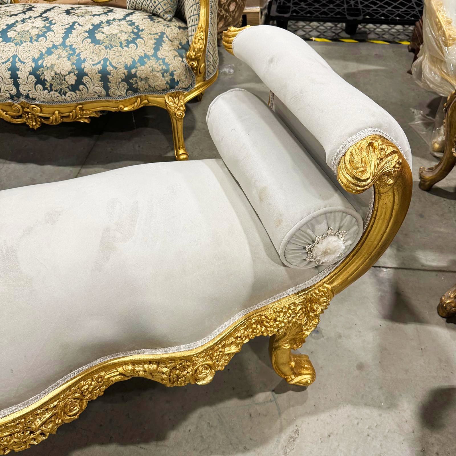 Baroque Style Light Gray Velvet Bench Interior Deisgn Furniture