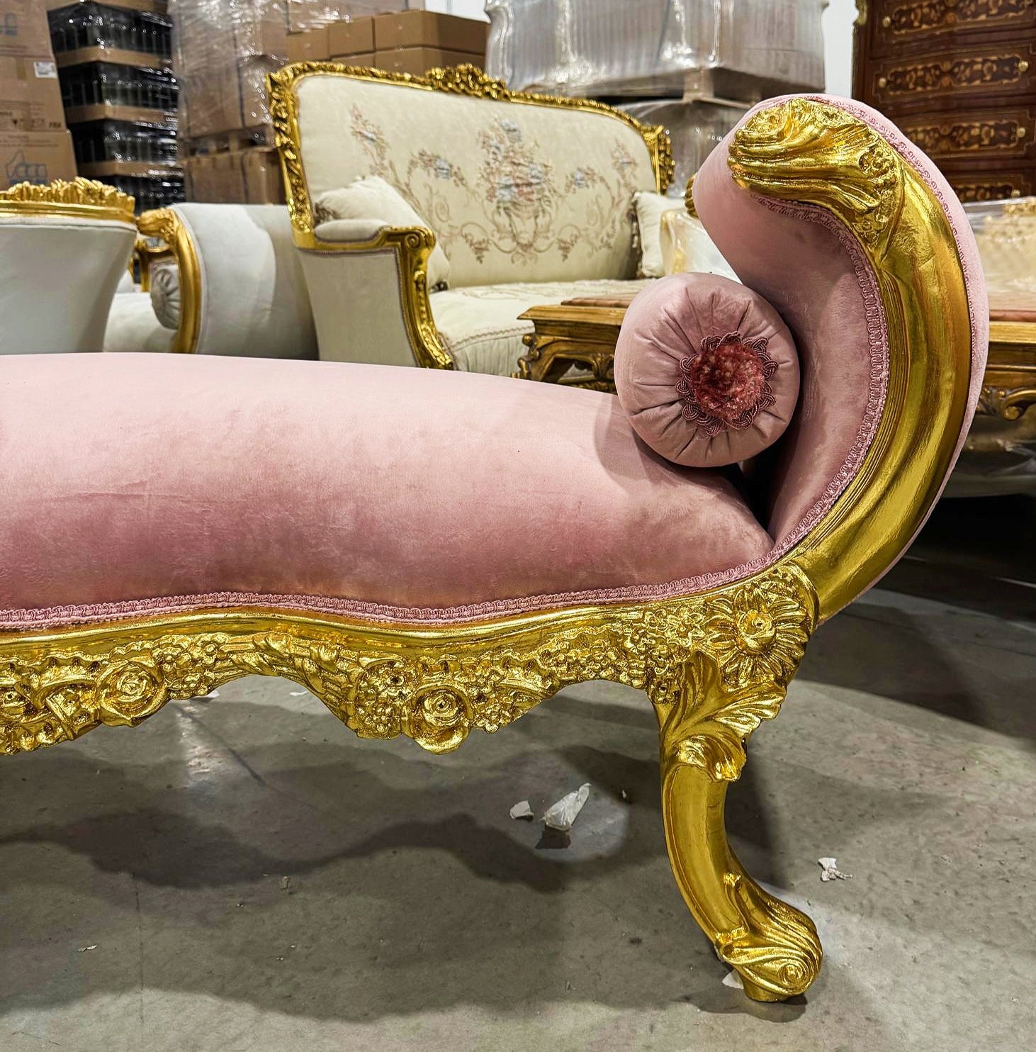 Baroque Style Vintage Pink Velvet Bench Interior Deisgn Furniture