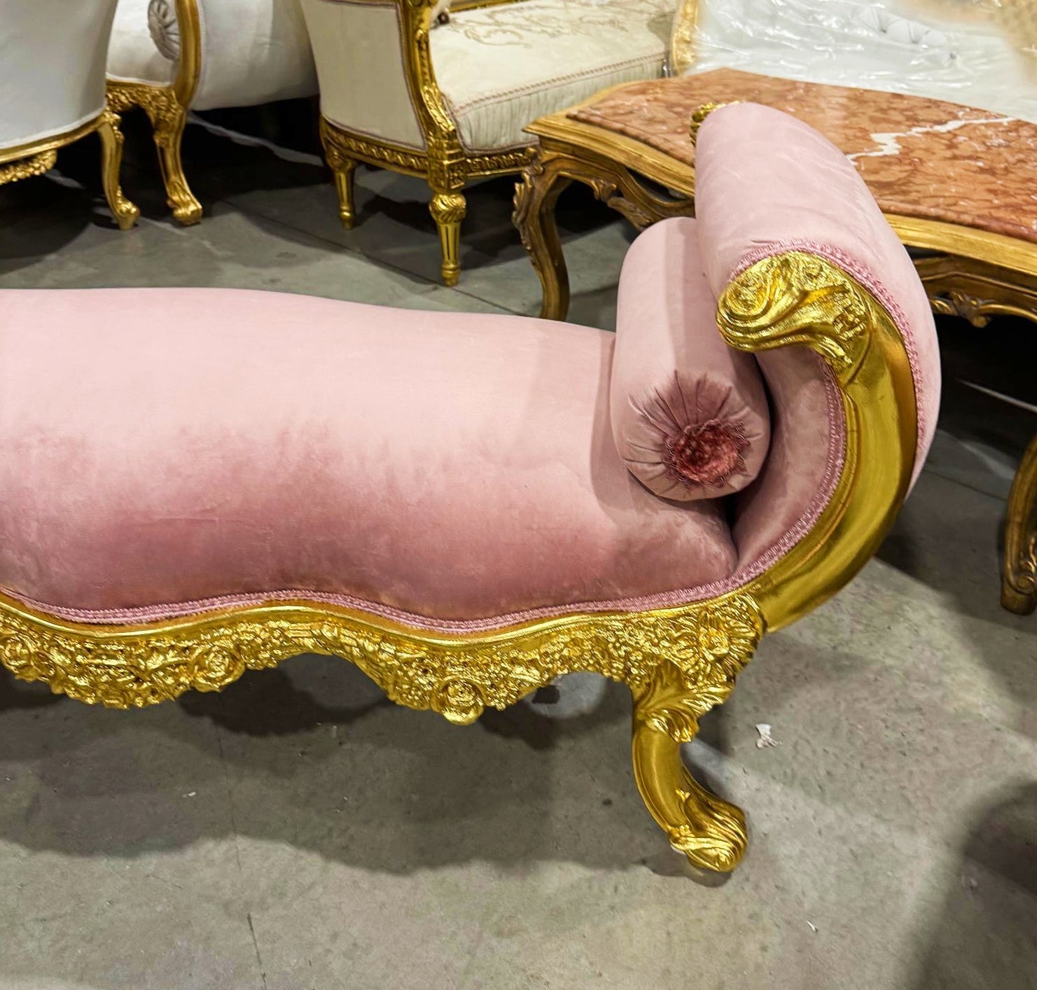 Baroque Style Vintage Pink Velvet Bench Interior Deisgn Furniture