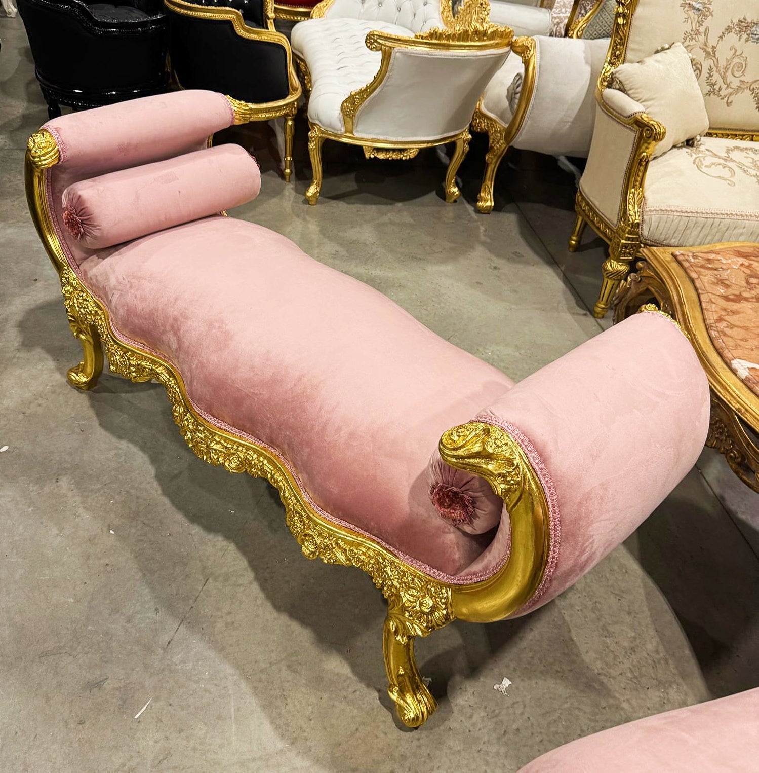 Baroque Style Vintage Pink Velvet Bench Interior Deisgn Furniture
