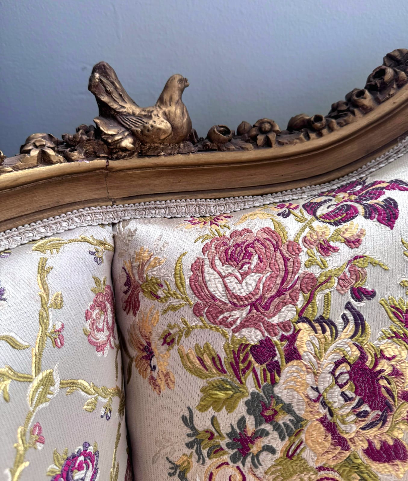 French Baroque Style Beige Sofa – Gold Leaf Details & Damask Upholstery