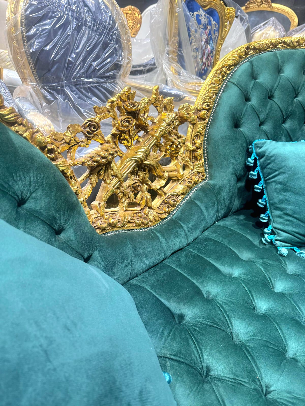 French Baroque Style Settee – Green Forest Velvet Tufted Sofa with Gold Leaf Frame