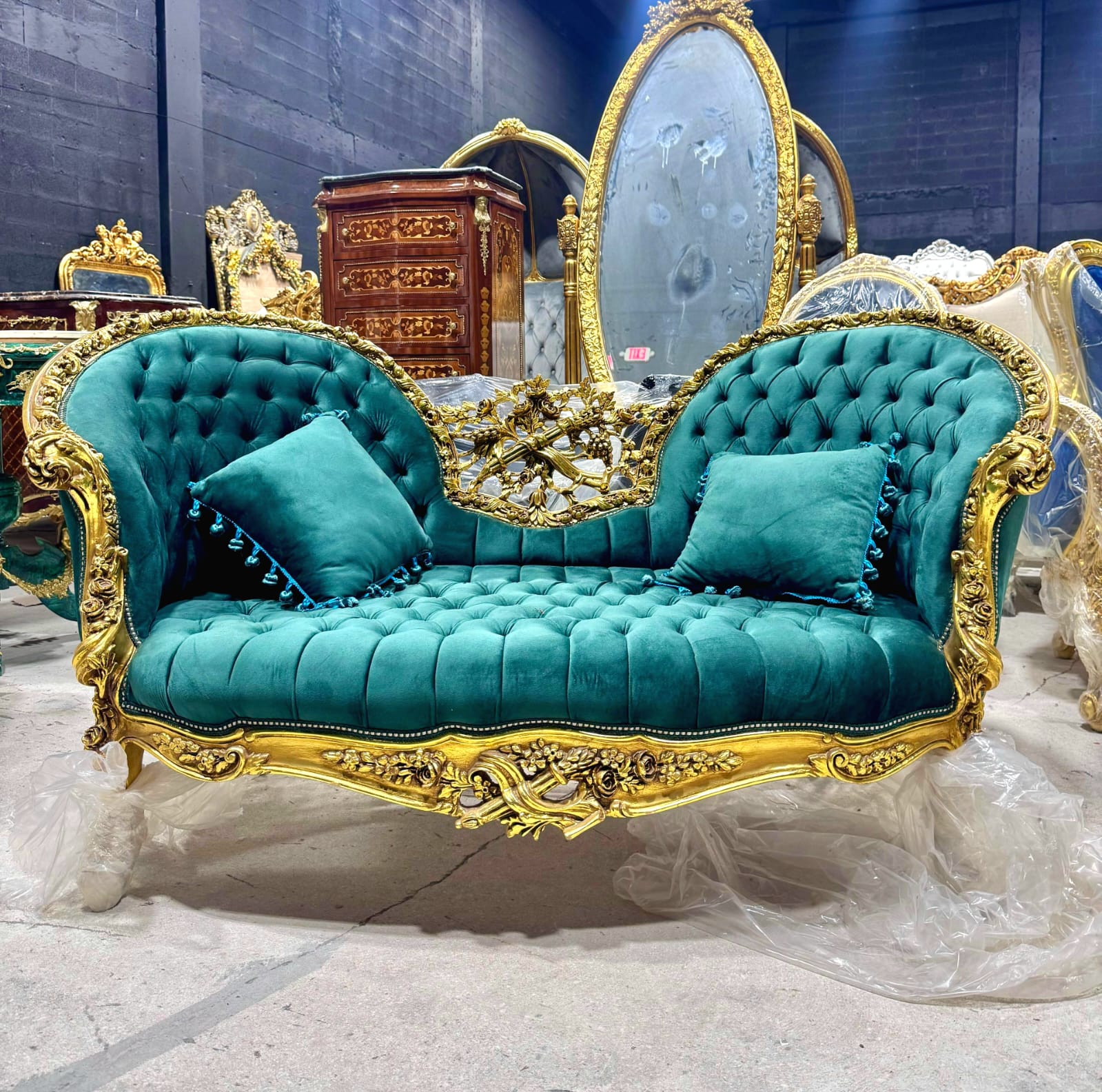 French Baroque Style Settee – Green Forest Velvet Tufted Sofa with Gold Leaf Frame