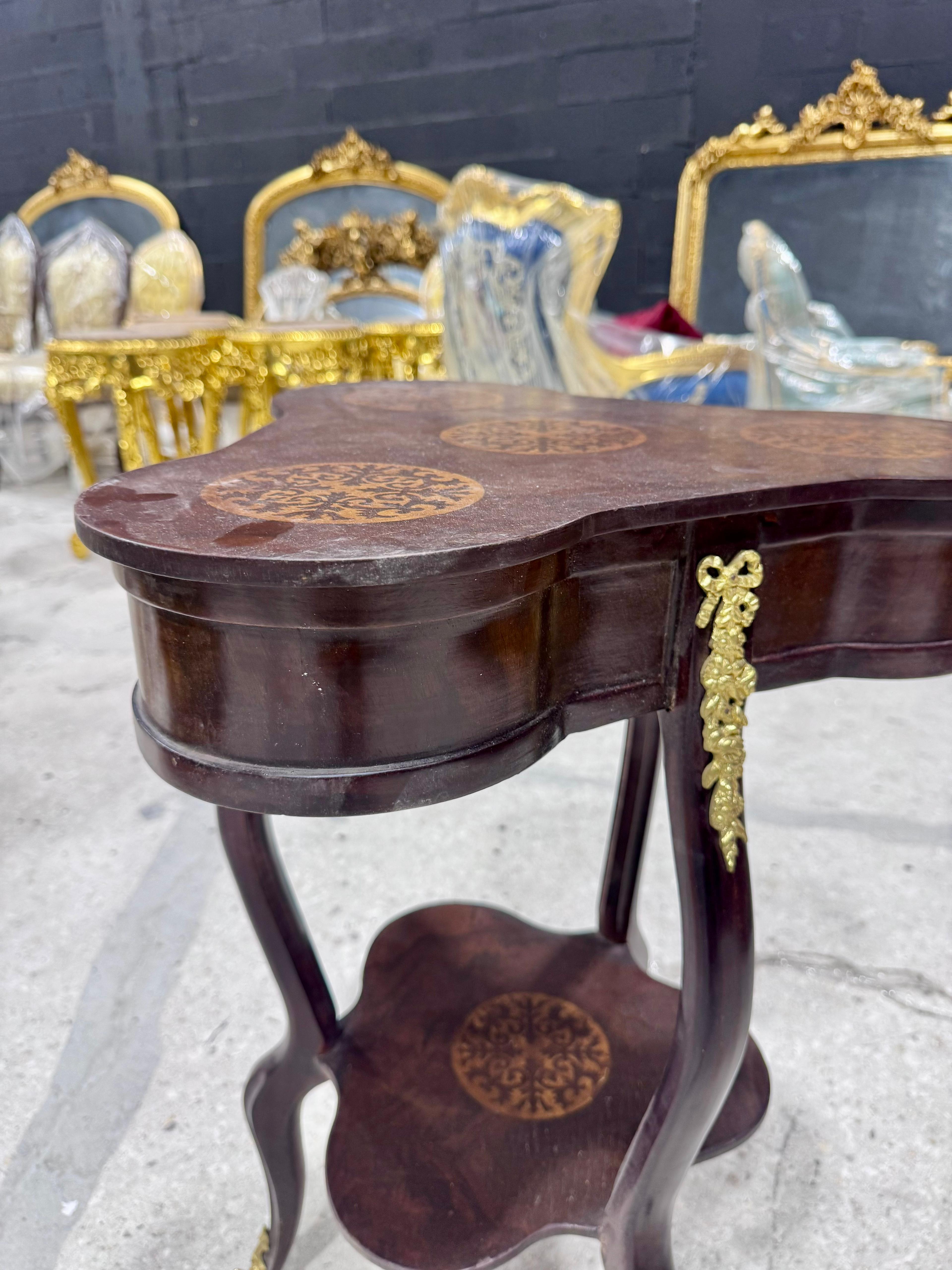 Louis XV Style French Trefoil Side Table – Wood with Gold Accents, Elegant Design