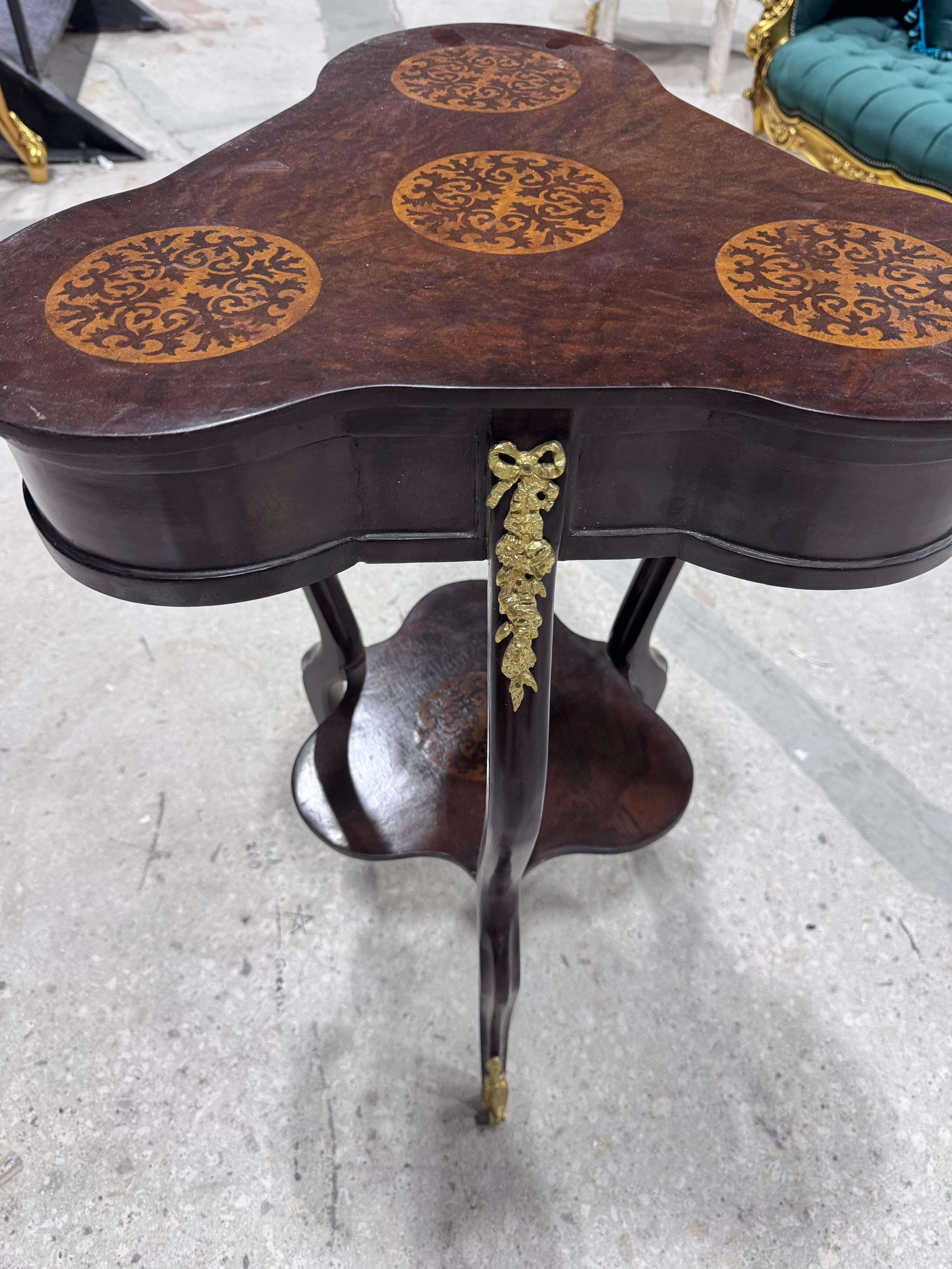 Louis XV Style French Trefoil Side Table – Wood with Gold Accents, Elegant Design