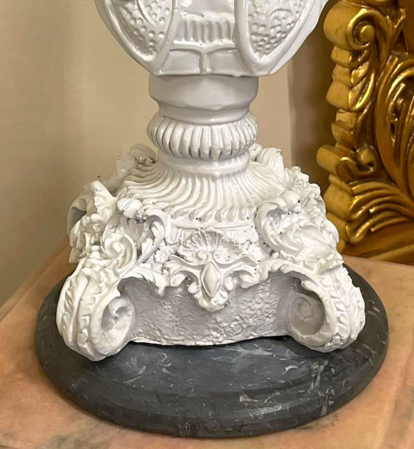 French Rococo Lady Bust Sculpture – Elegant Decorative Accent