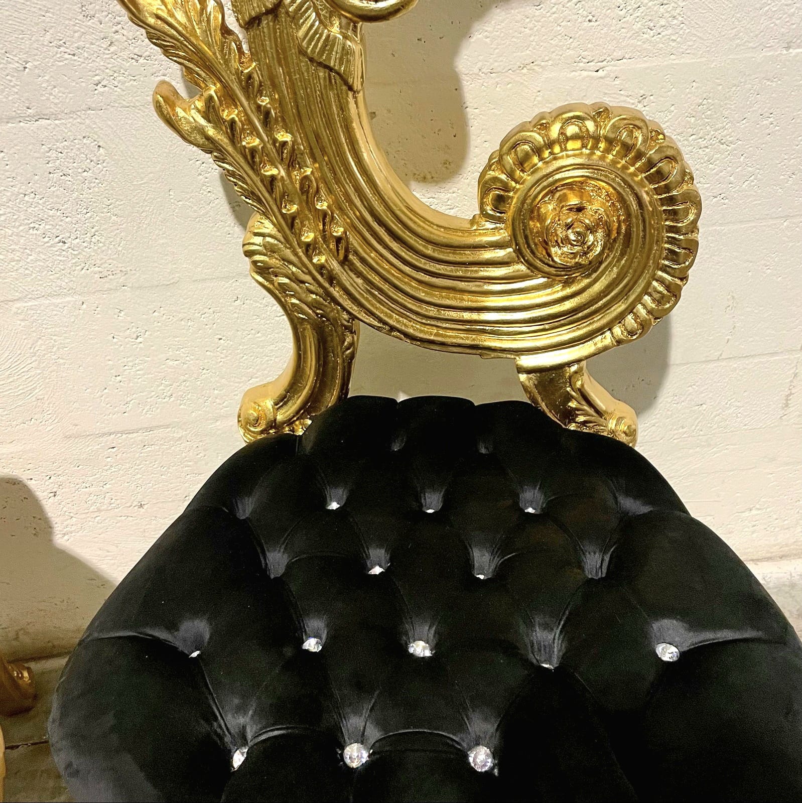 Italian Baroque Chair – High Back Black & Gold Leaf Details