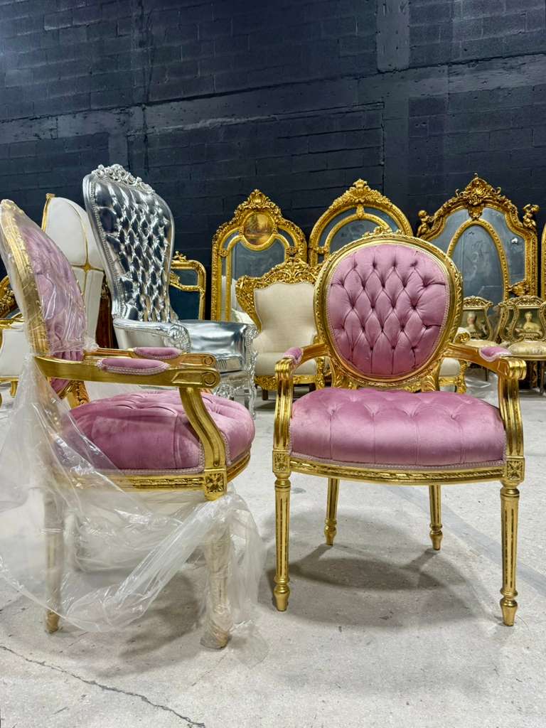French Rococo Baroque Pink Velvet Chair with Gold Leaf Details French Rococo Pink Velvet Accent Chair – Tufted Seat & Back, Handcrafted Gold Leaf Baroque Luxury Seating
