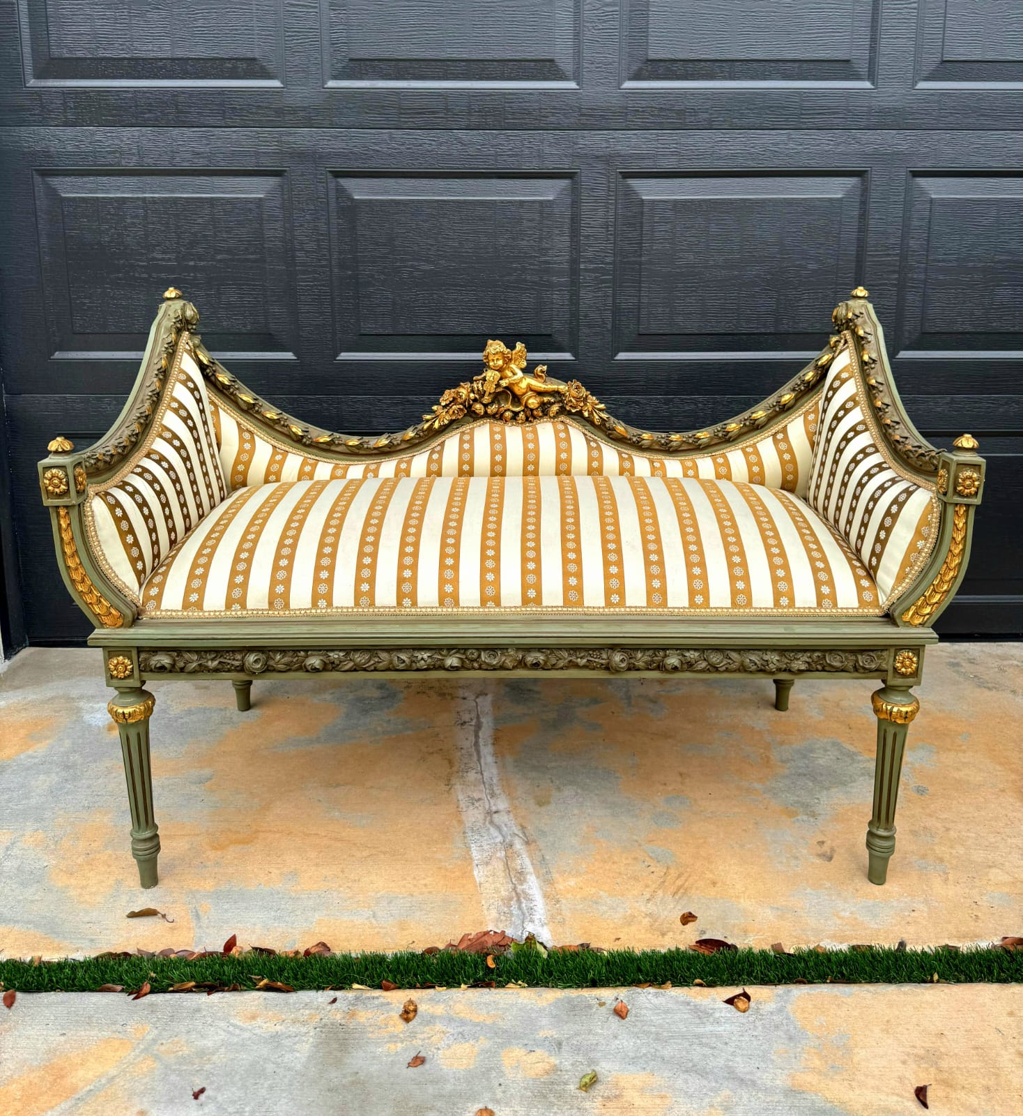 Antique French Style Golden Settee – Damask Upholstery with Gold Leaf Details
