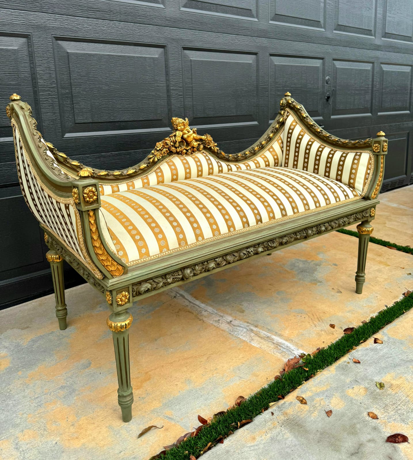 Antique French Style Golden Settee – Damask Upholstery with Gold Leaf Details