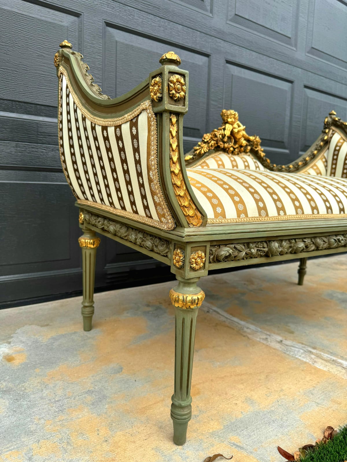 Antique French Style Golden Settee – Damask Upholstery with Gold Leaf Details