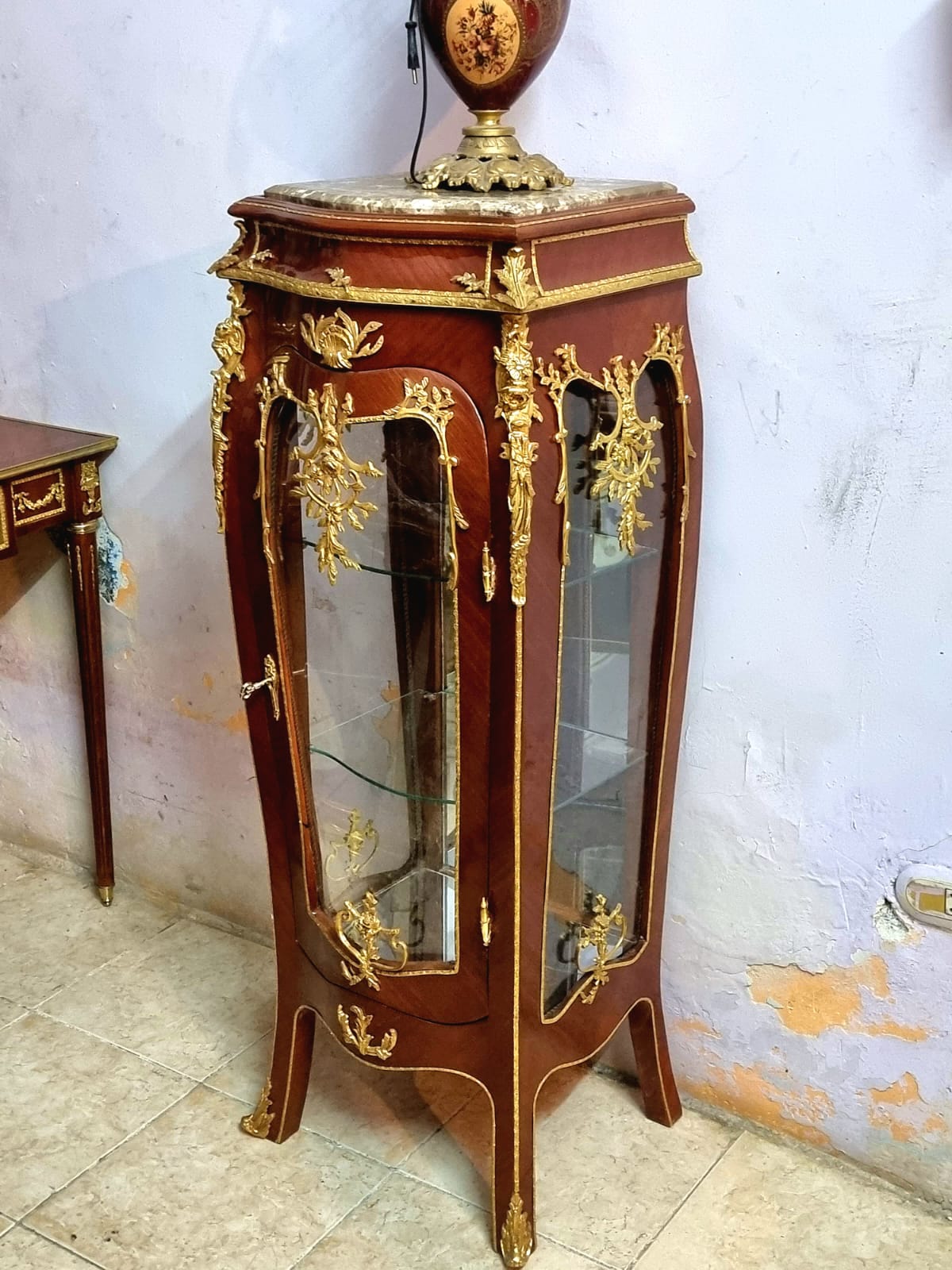 French Style Small Display Cabinet – Marble Top Vitrine with Glass Doors & Gold Leaf Details