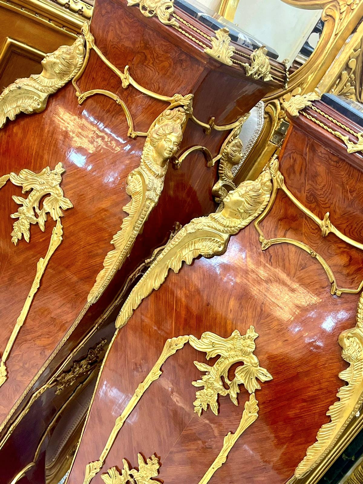 Pair of French Rococo Style Pedestal Columns – Multicolor Marble Tops with Bronze & Gold Leaf Details