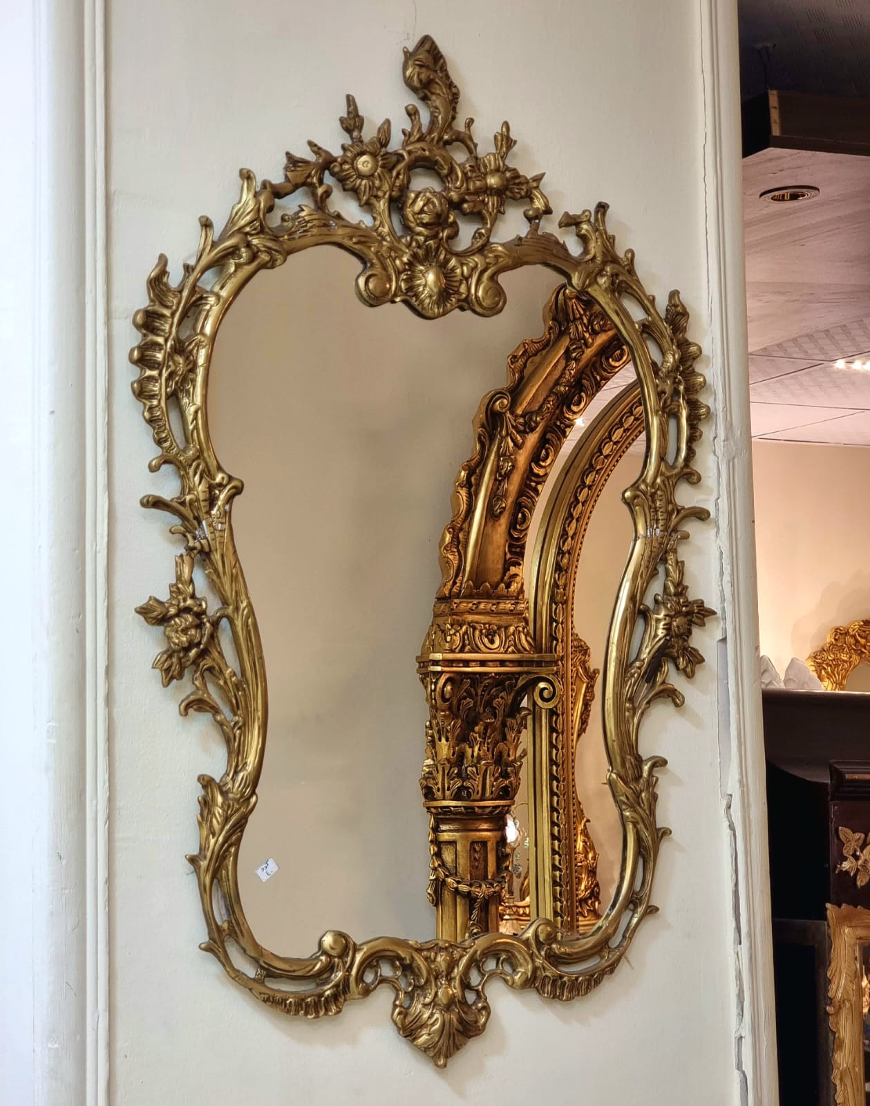 French Baroque Wall Mirror with Hand-Carved Gold Leaf Frame – Vintage Statement Mirror