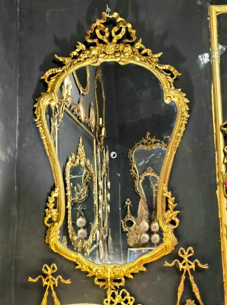 Baroque Wall Mirror with Hand-Carved Gold Leaf Frame – Statement Mirror