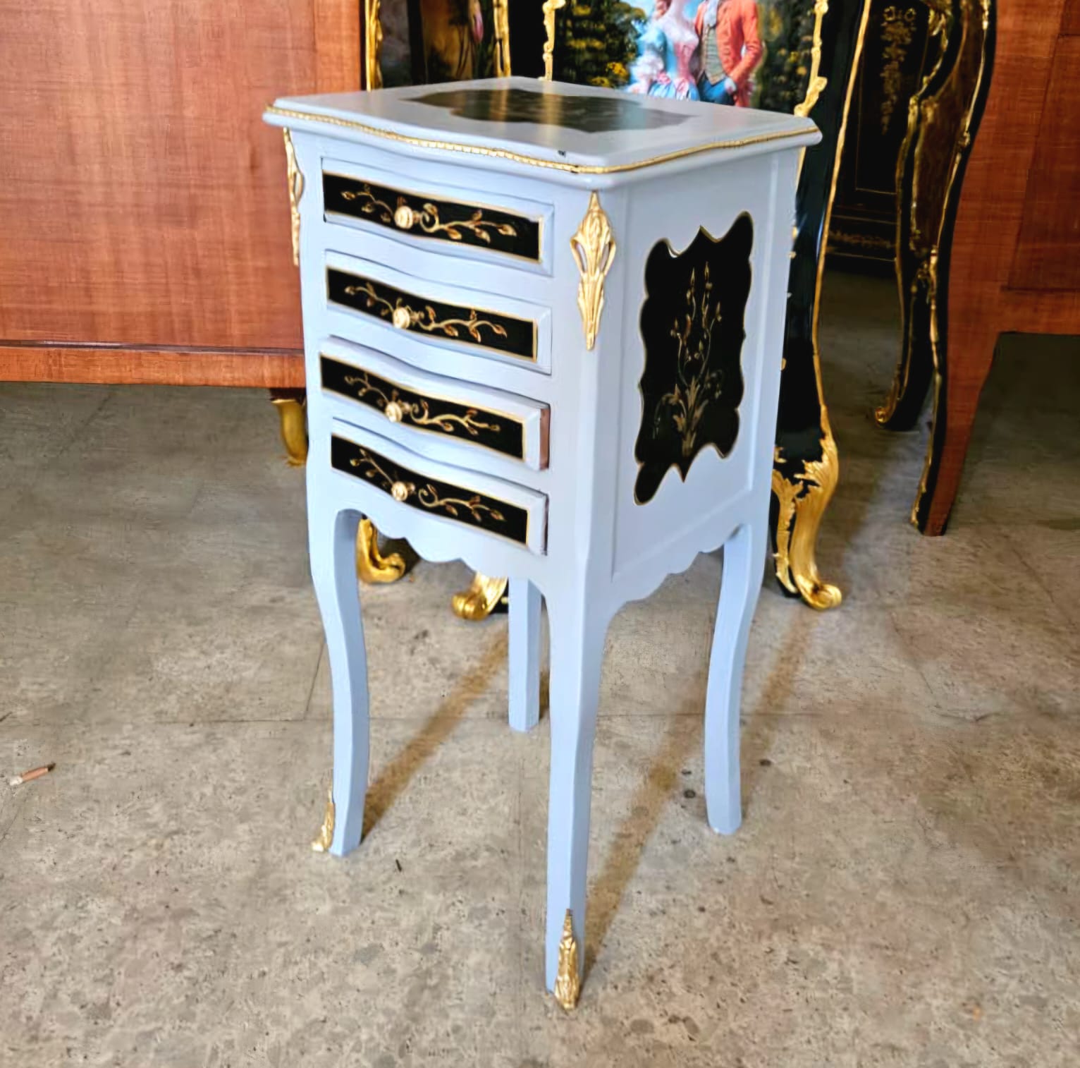 French Provincial Style Accent Chest with 4 Functional Drawers
