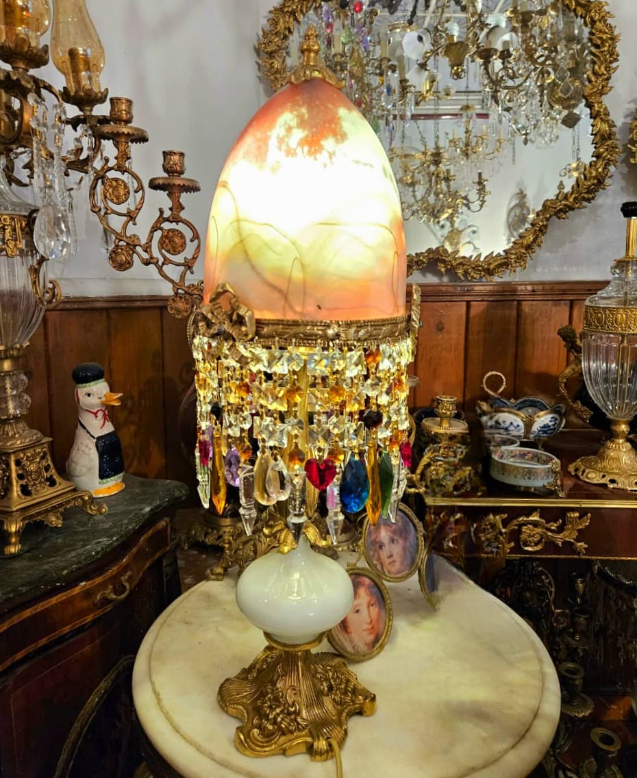 Art Glass & Crystal Table Lamp – Ornate Brass Accent Lamp with Hanging Crystals