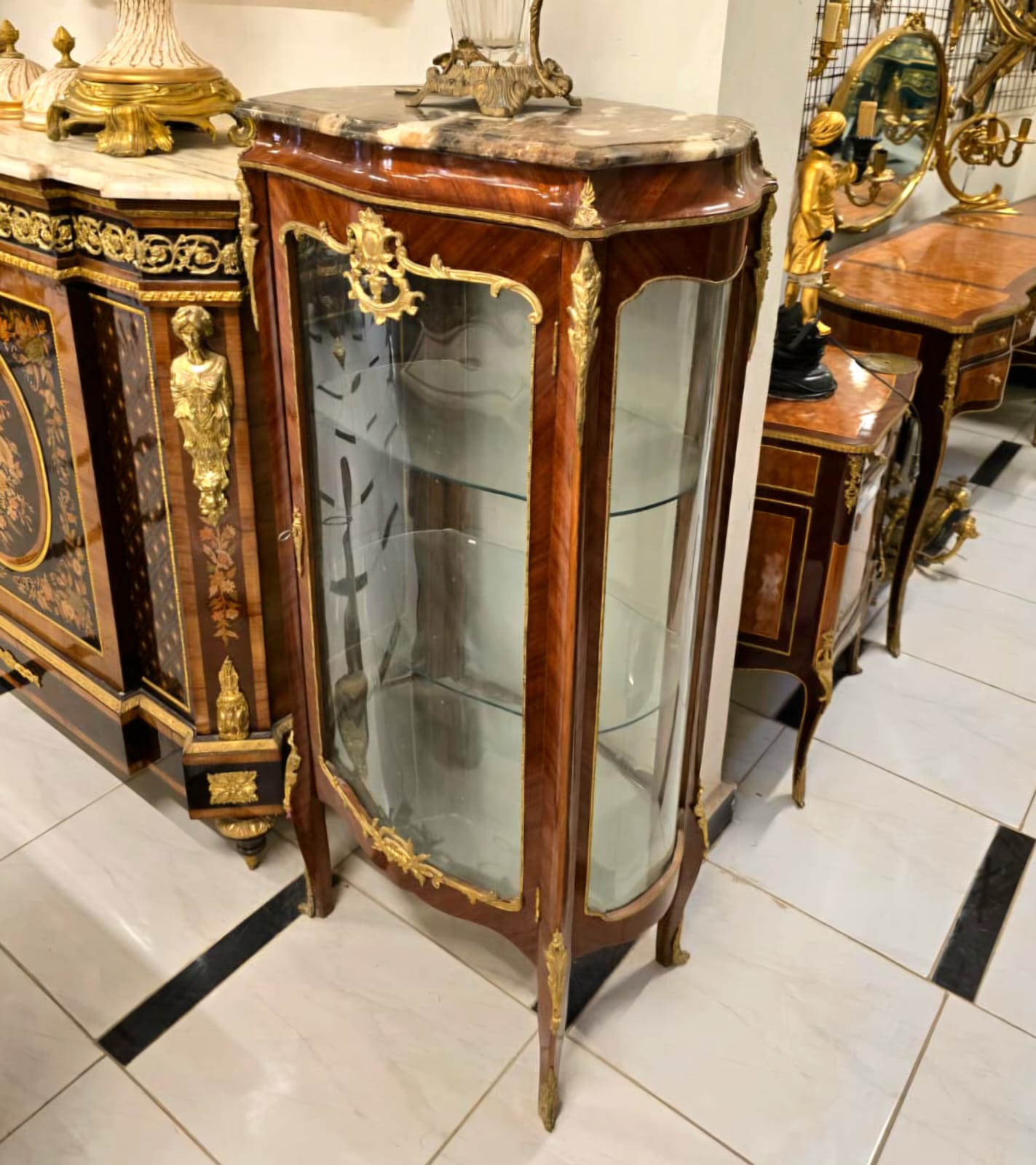 French Louis XV Display Curio Cabinet with Glass Shelves, Gold Leaf & Bronze Ormolu