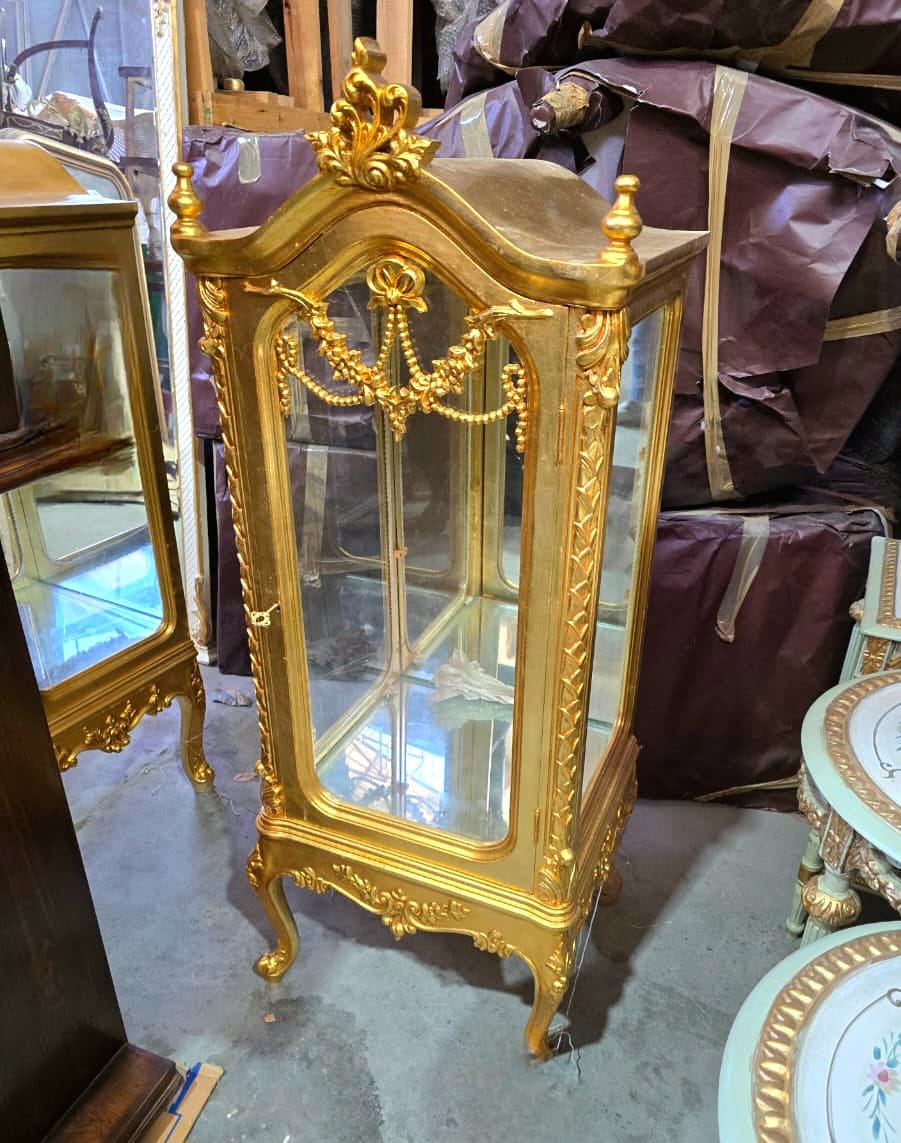 French Rococo Curio Display Cabinet with Mirrored Interior & Gold Leaf Finish