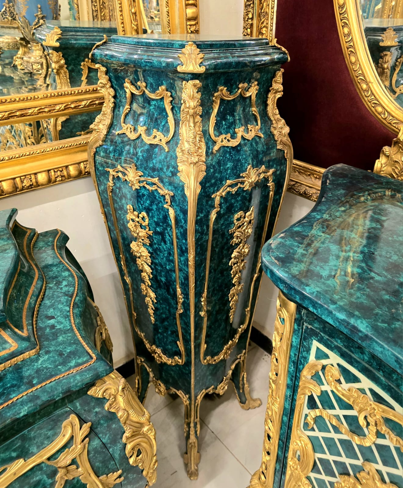 Elegant Louis XV Pedestal Stand in Bottle Green with Bronze Ormolu & Gilded Details