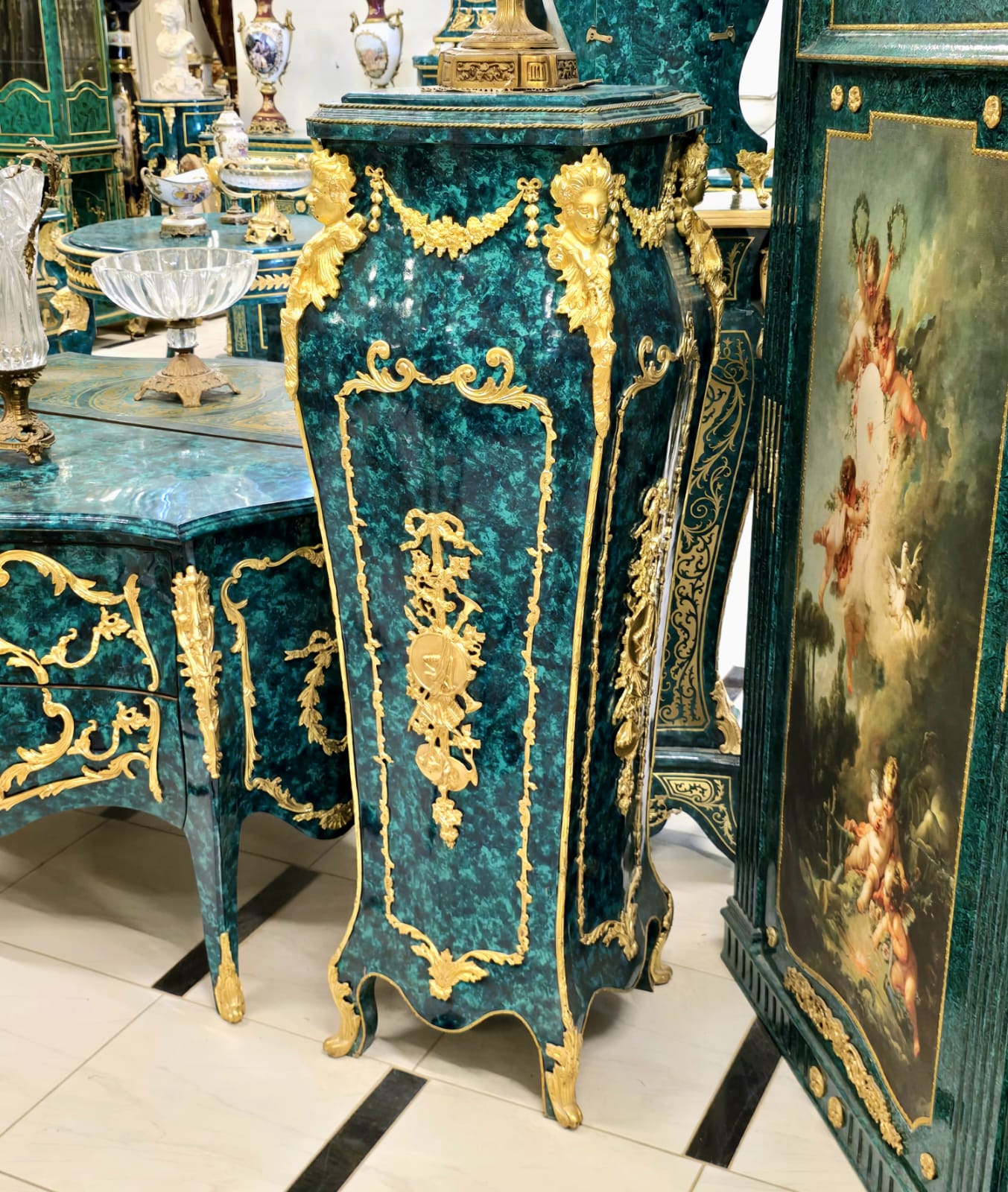 Luxury Green Pedestal with Gilded Bronze Ormolu & Hand-Finished Gold Leaf