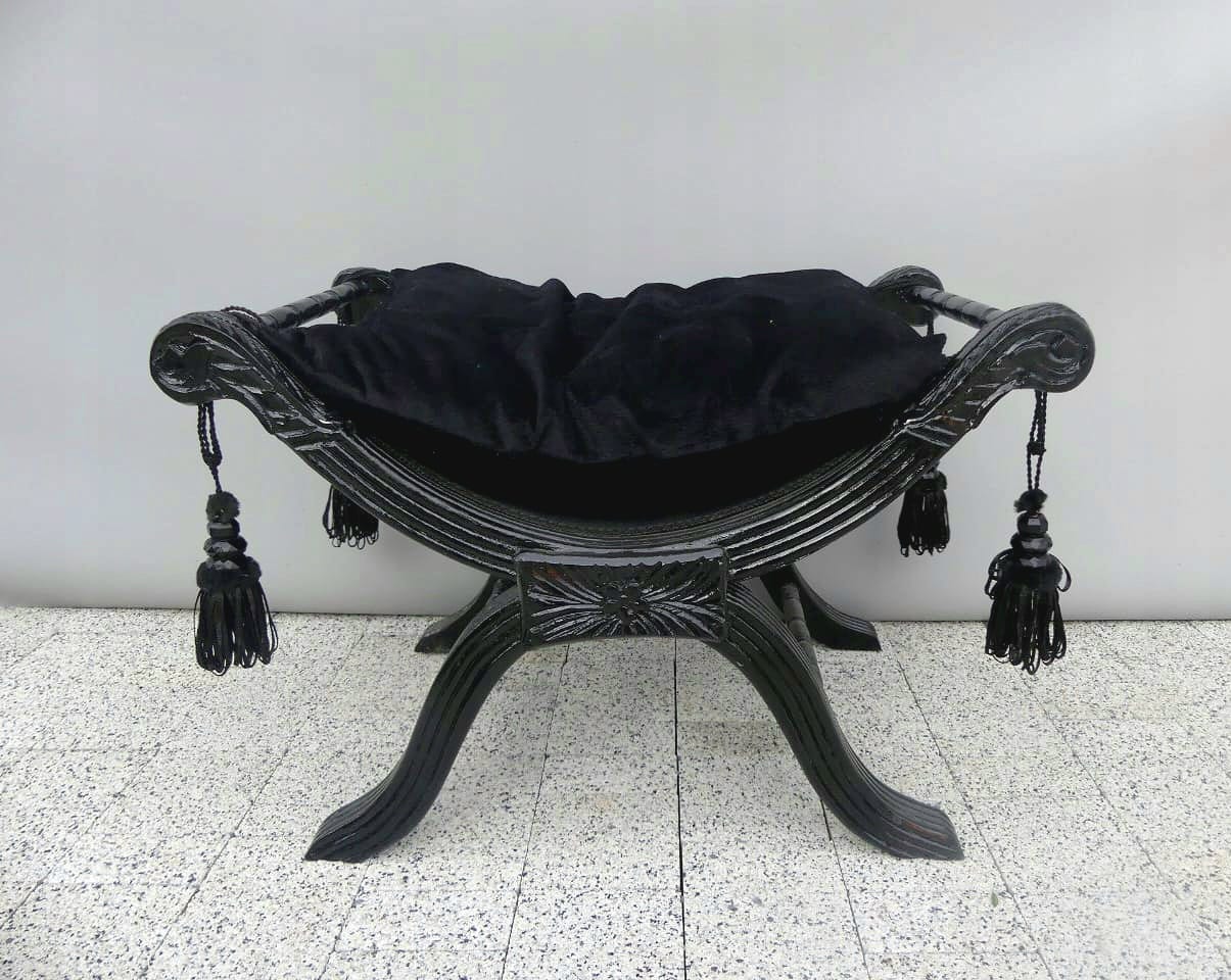The Noir Chateau Gothic Bench – Black Velvet Seat & Handcrafted Ebony Frame