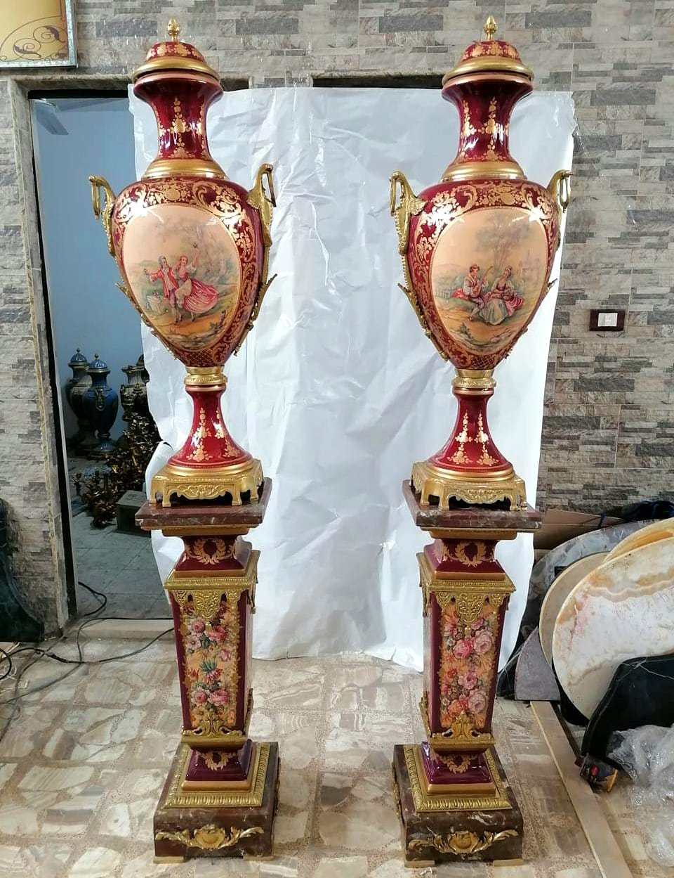 French Porcelain Vase on Pedestal – Burgundy Garniture with Gold Leaf, Bronze Details & Romantic Scenes