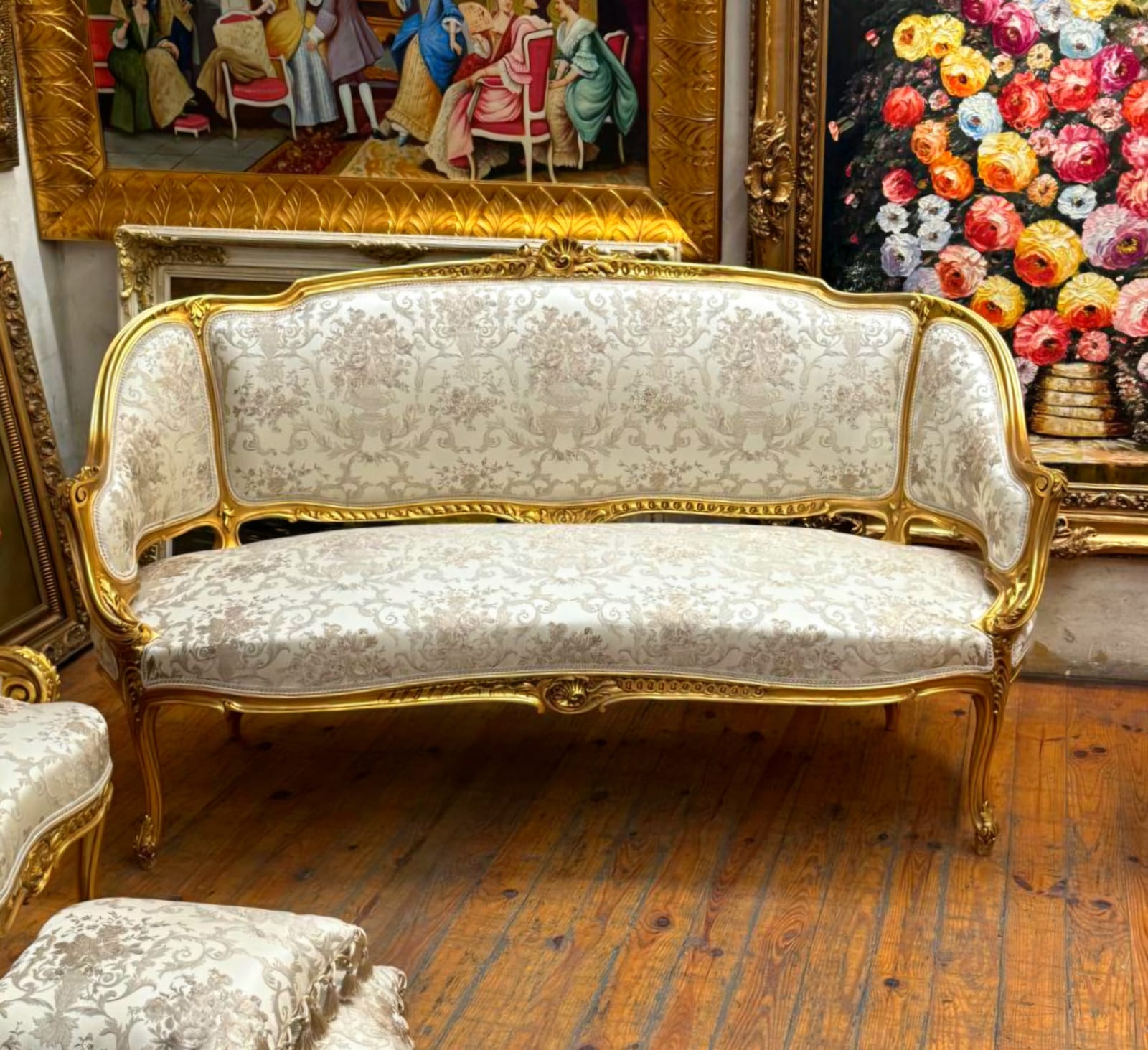 French Louis XV Style Sofa – White Damask Upholstery with Hand-Applied Gold Leaf Frame