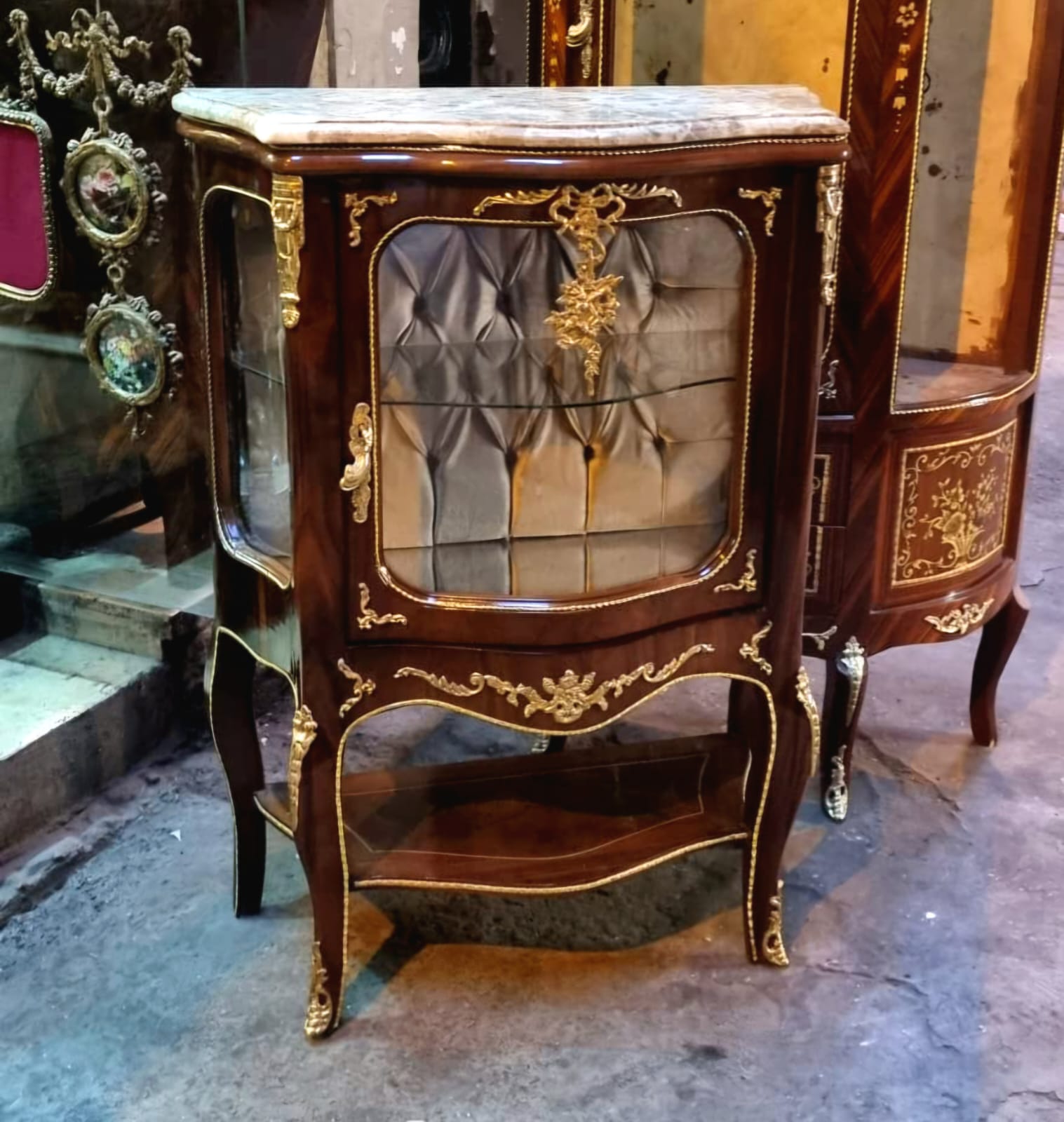 French Louis XV Display Cabinet – Marble Top Vitrine with Gold Leaf Details & White Velvet Interior