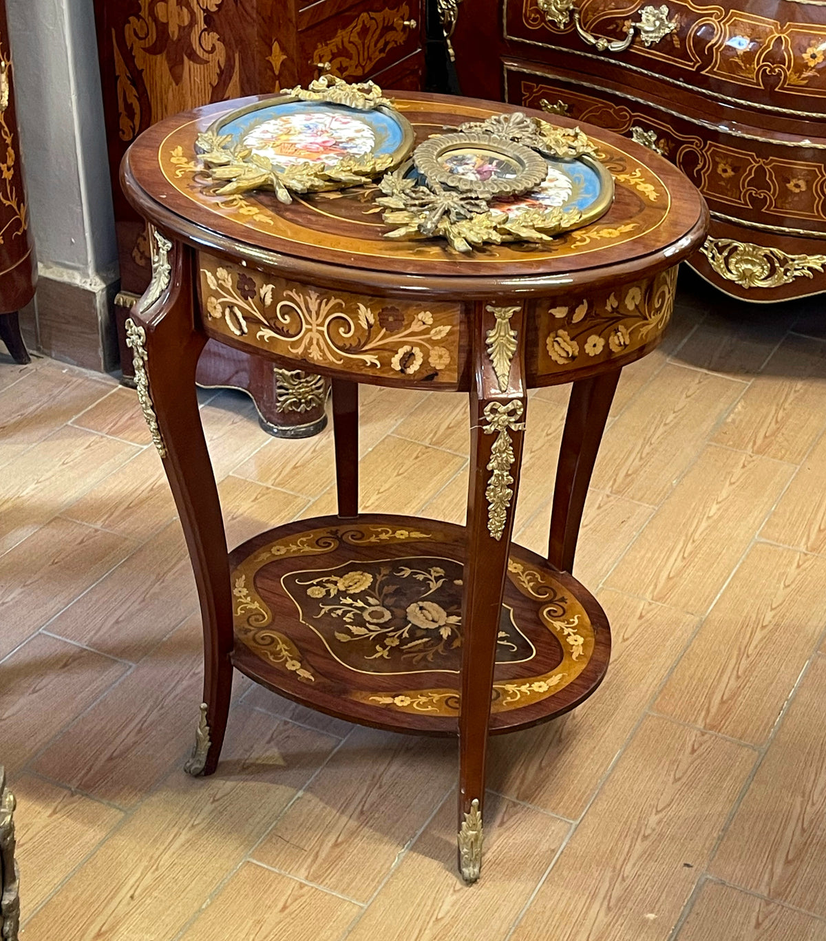 French Louis XVI-Inspired Side Table – Marquetry Wood, Floral Inlay & Ornate Gold Leaf Accents