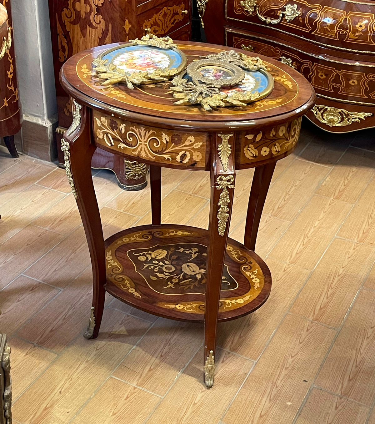 French Louis XVI-Inspired Side Table – Marquetry Wood, Floral Inlay & Ornate Gold Leaf Accents