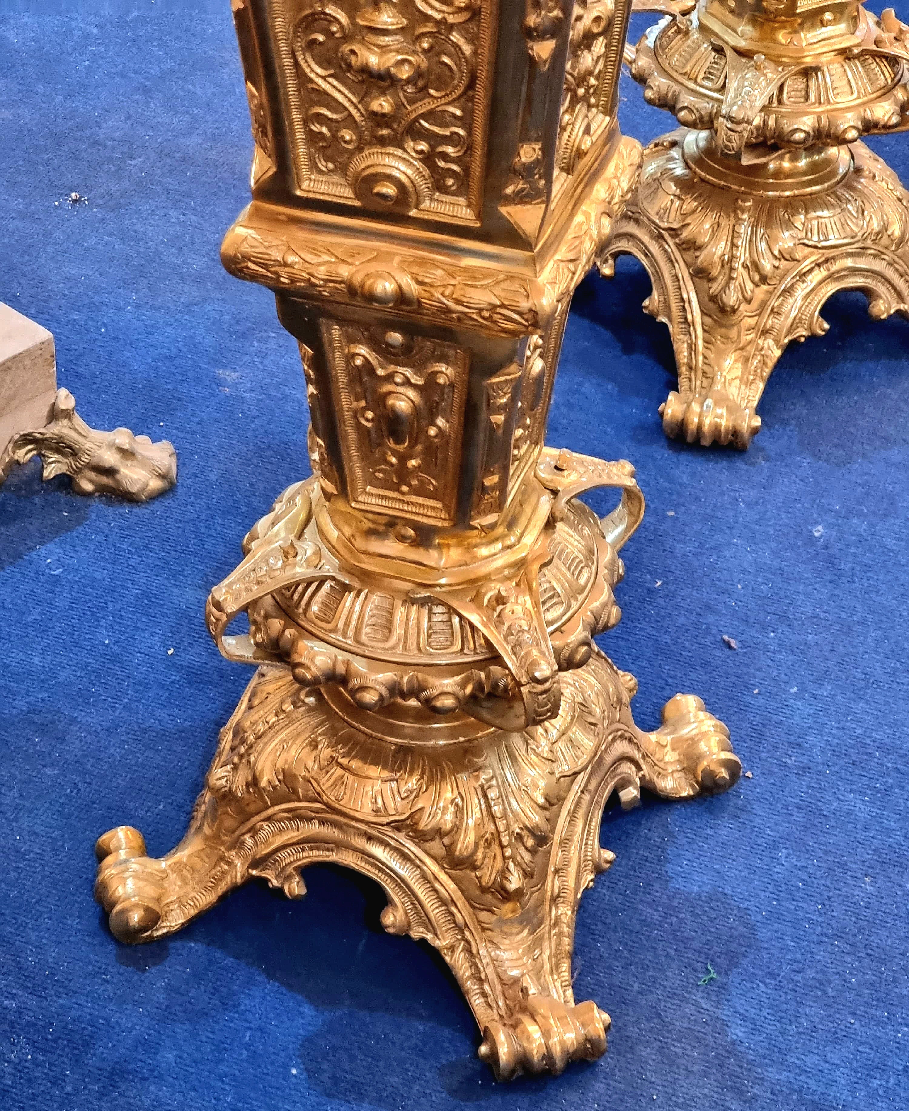 Grand Luxury Gold Leaf Pedestal with Marble Top – Handcrafted Ornate Display Stand with Bronze Details