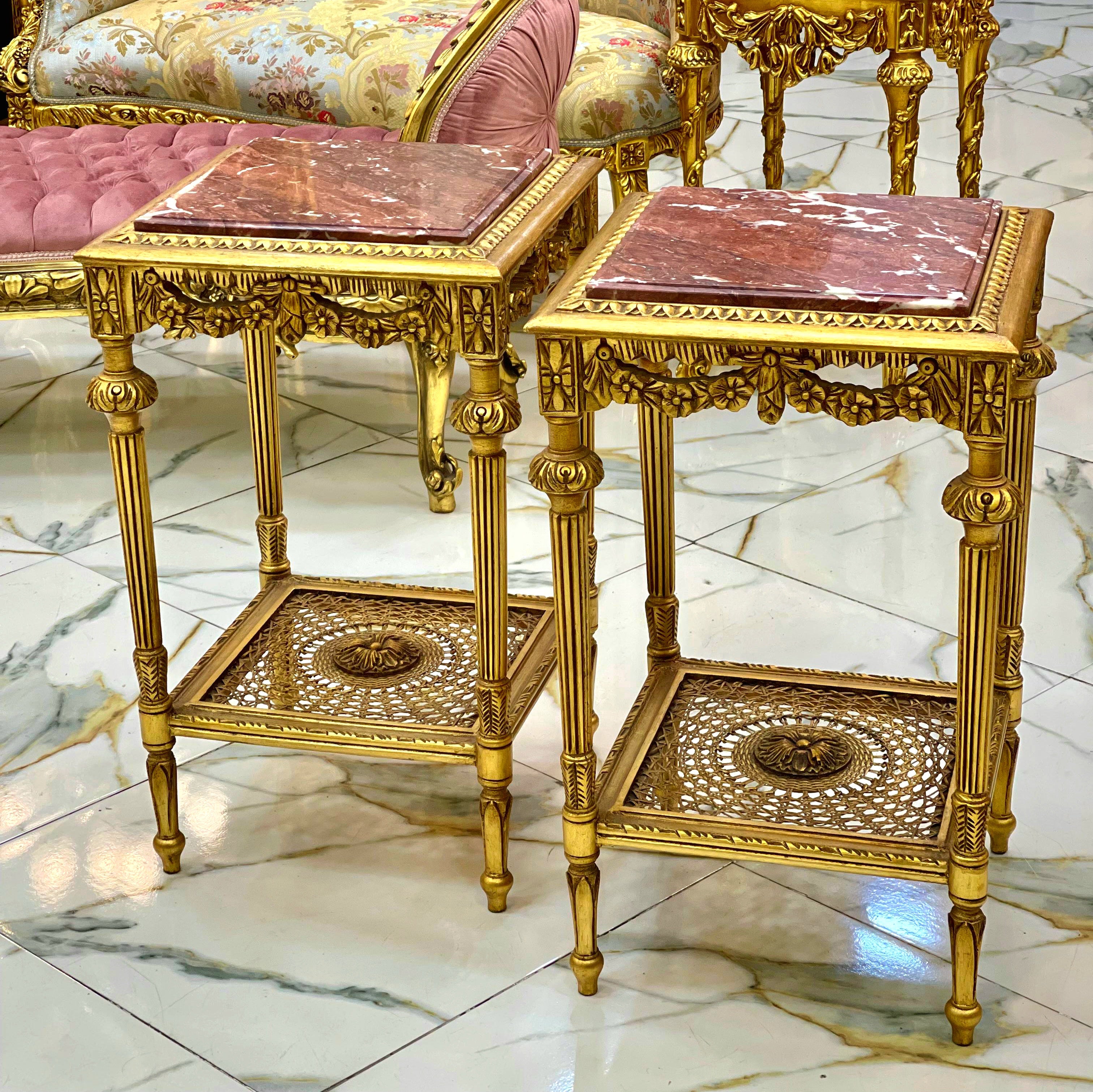 French Style Marble Topped Side Table – Gold Accents, Elegant Design