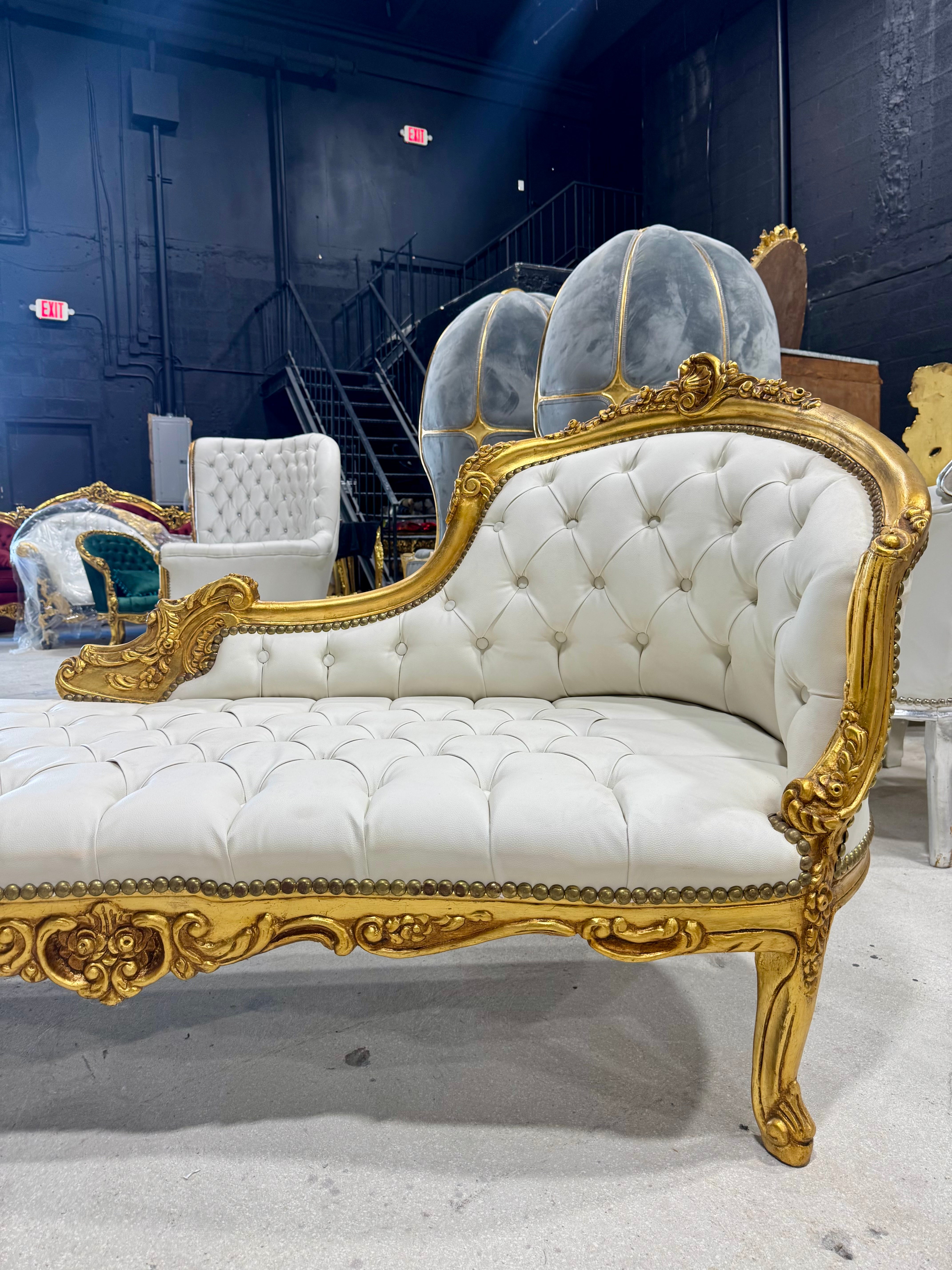Chaise Longue White Leather Crystal Glass Buttons French Style