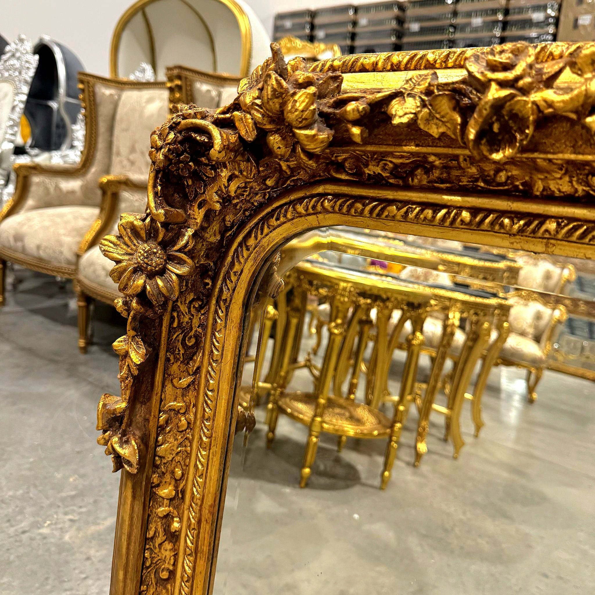 French Style Gold Wall Mirror Mirror Baroque Rococo Gold Leaf Details