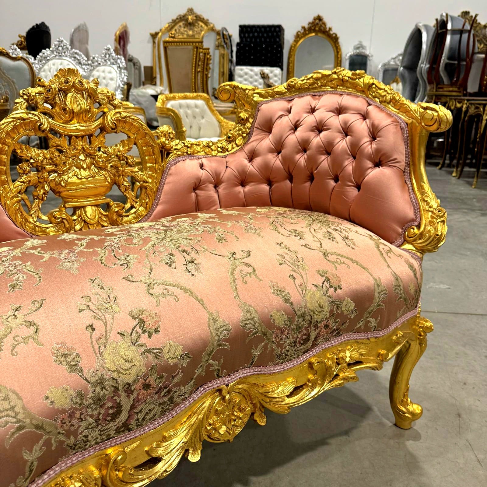 Elegant French Style Pink Settee – Tufted Upholstery & Gold Leaf Detailing