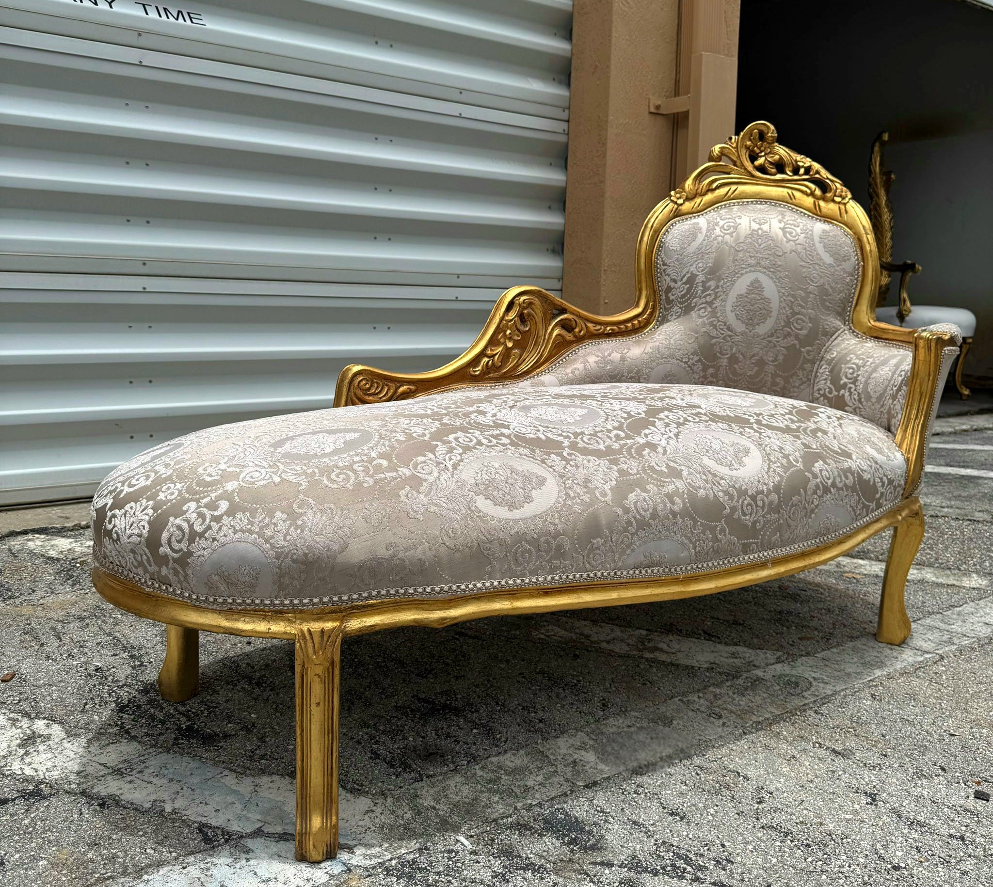 Chaise Lounge Furniture Rococo Style Beige Color with Gold Leaf Details