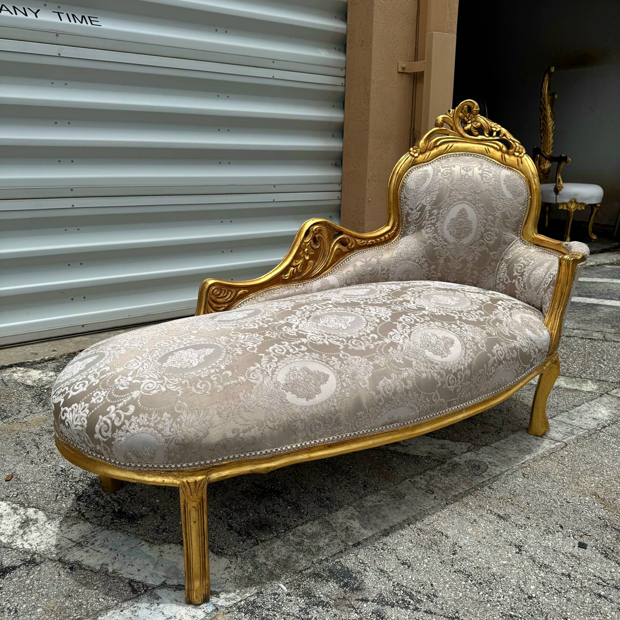 Chaise Lounge Furniture Rococo Style Beige Color with Gold Leaf Details